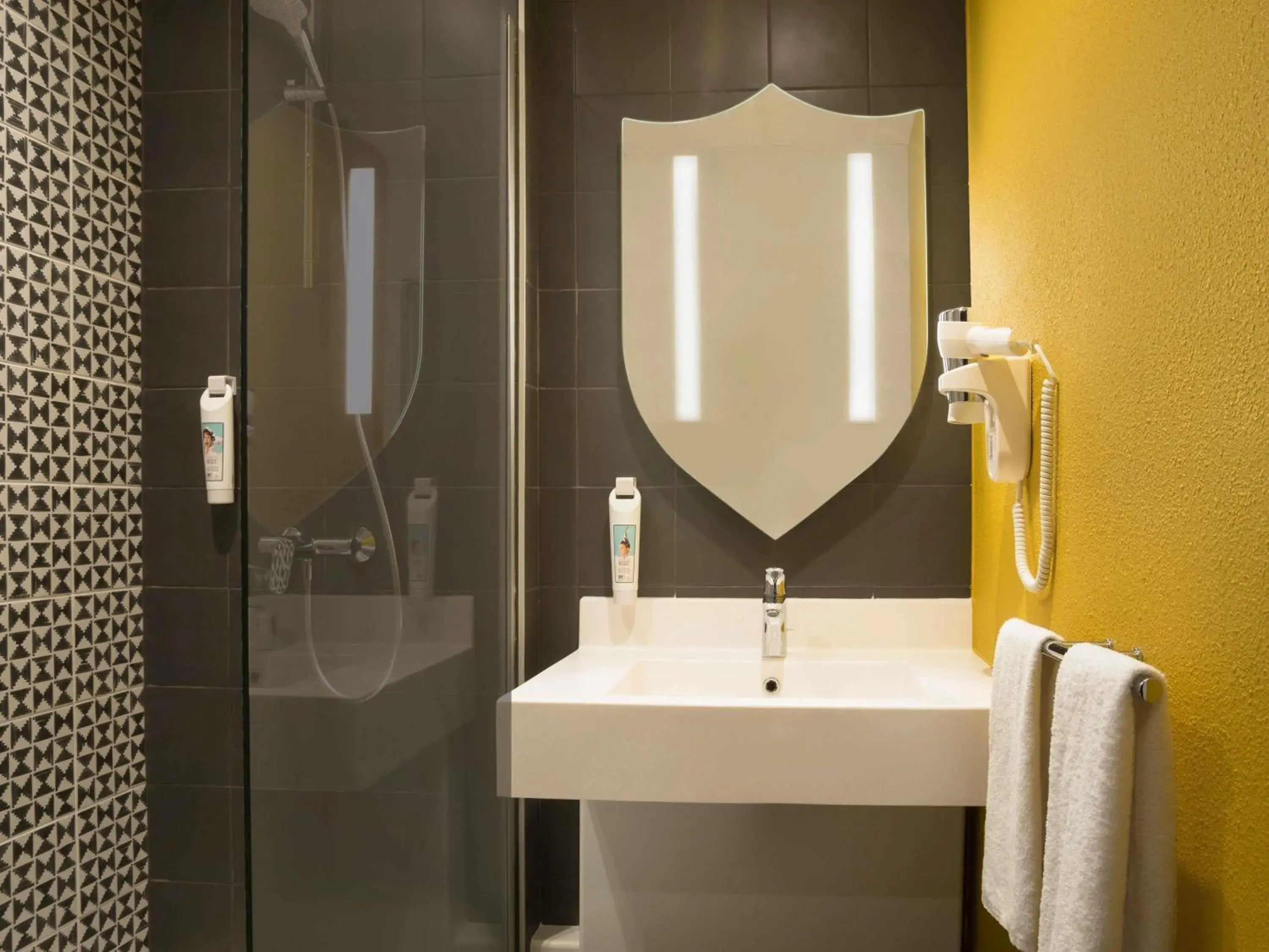 Bedroom in ibis Styles Carcassonne La Cité Bedroom in ibis Styles Carcassonne La Cité