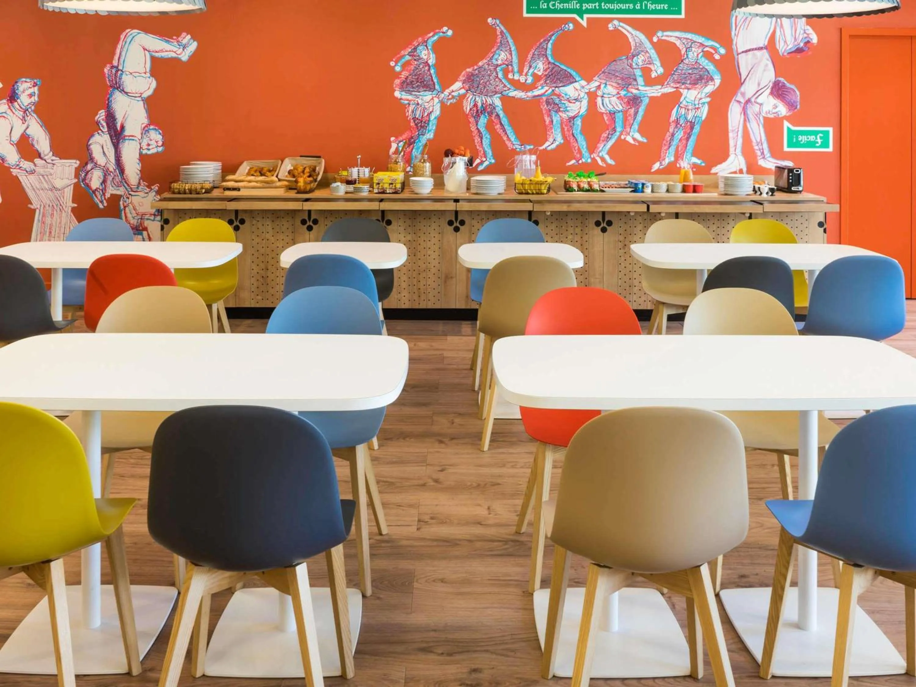 Restaurant/places to eat in ibis Styles Carcassonne La Cité