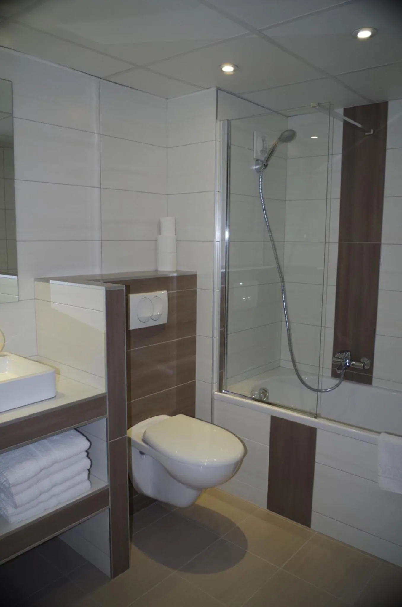 Toilet in ibis Styles Carcassonne La Cité