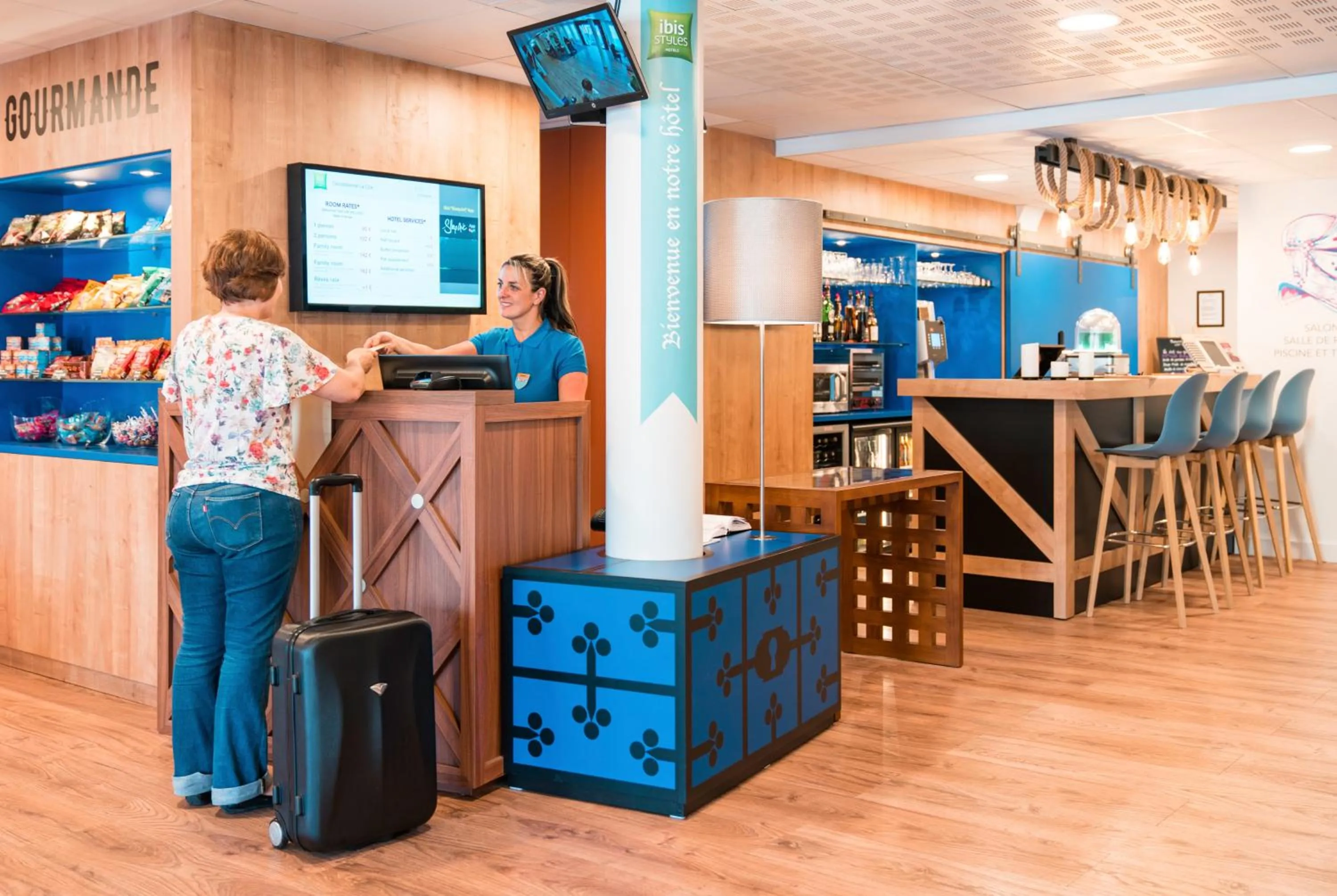 Lounge or bar in ibis Styles Carcassonne La Cité