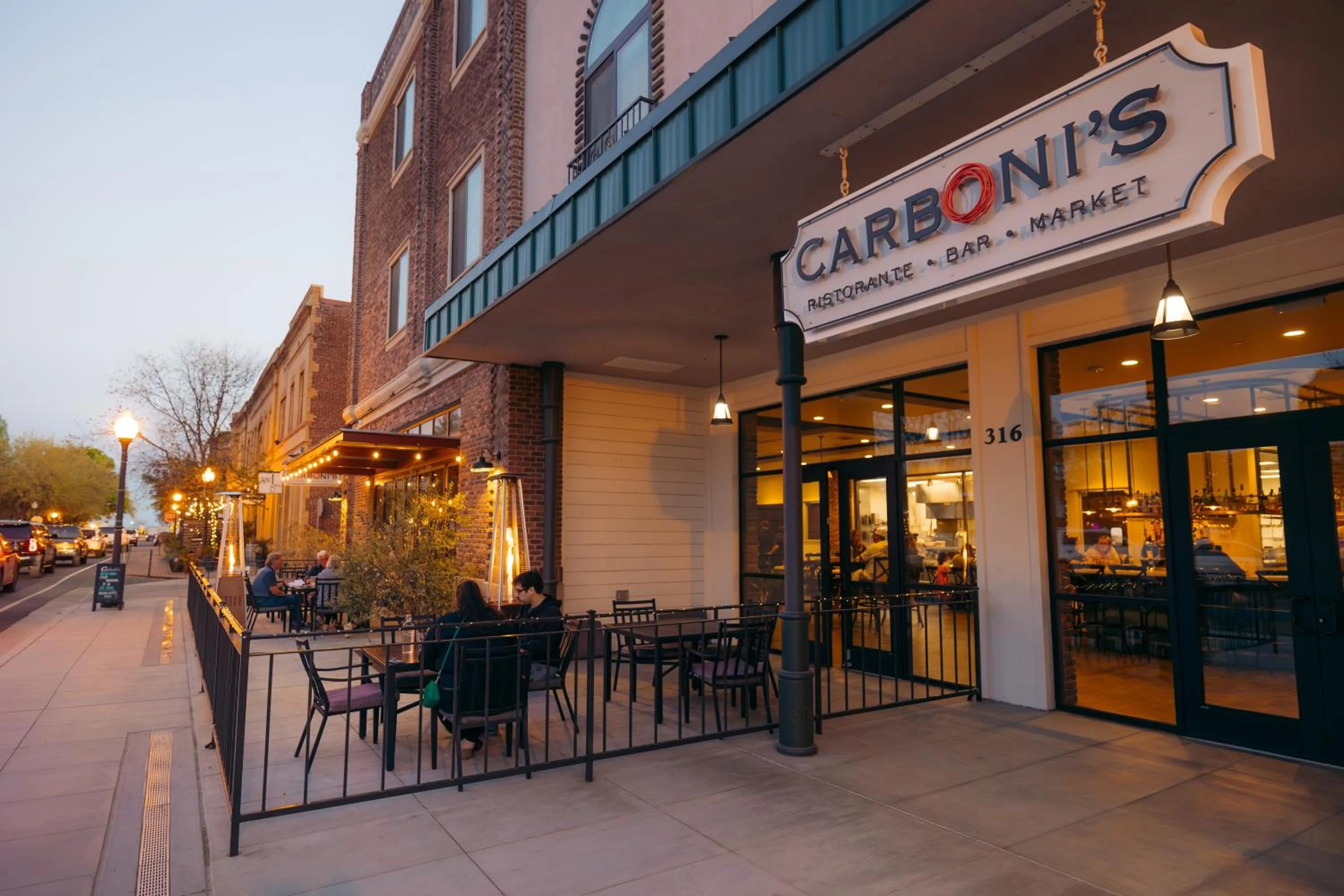 Restaurant/places to eat in Hotel Winters