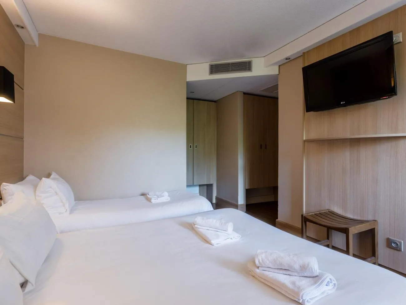 Bed in Hotel Novel Restaurant La Mamma