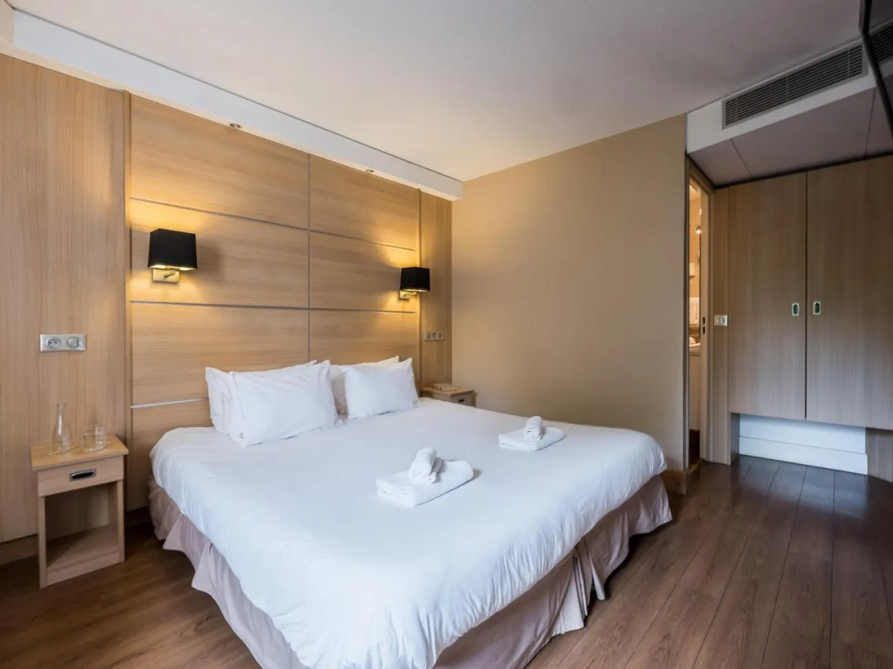 Bed in Hotel Novel Restaurant La Mamma