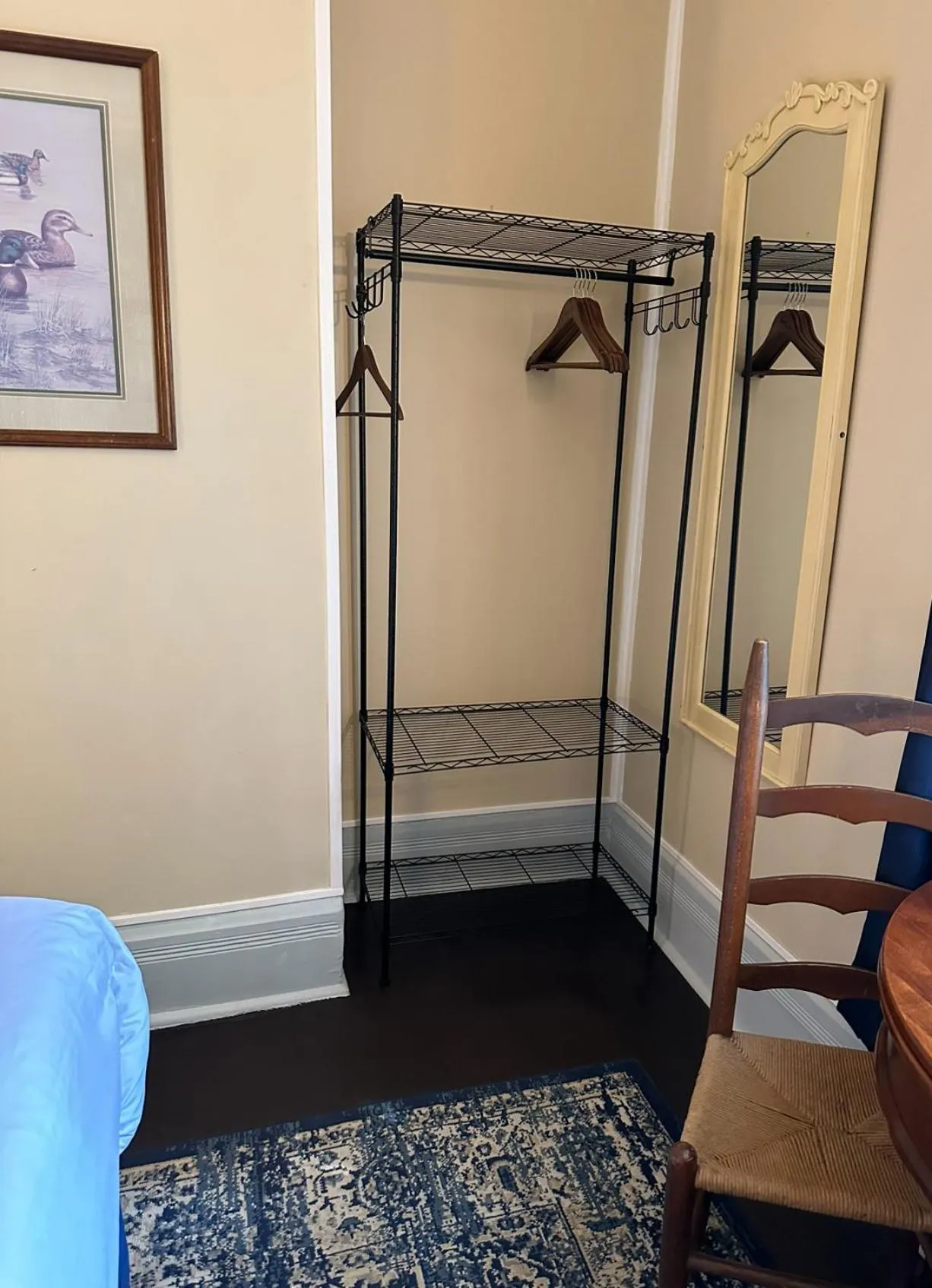 wardrobe in Belmont Inn