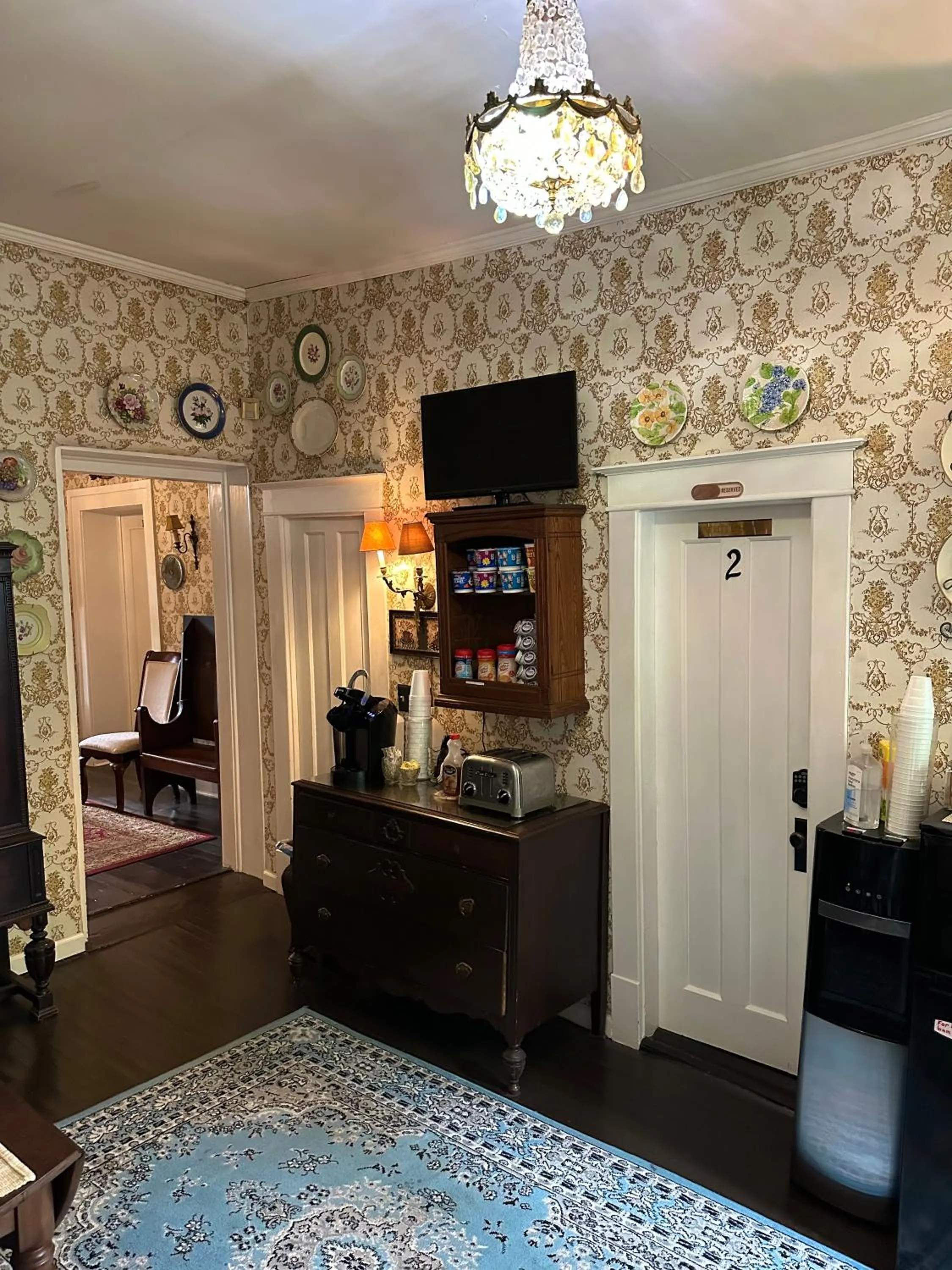 Breakfast in Belmont Inn