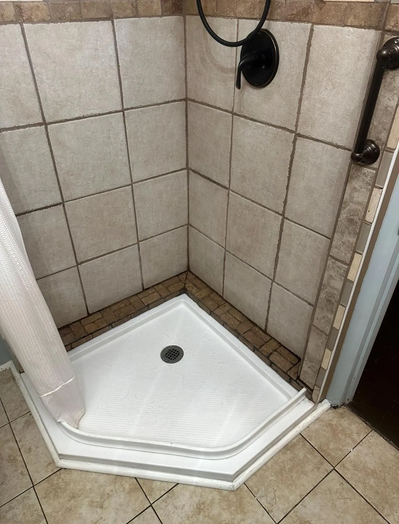 Bathroom in Belmont Inn