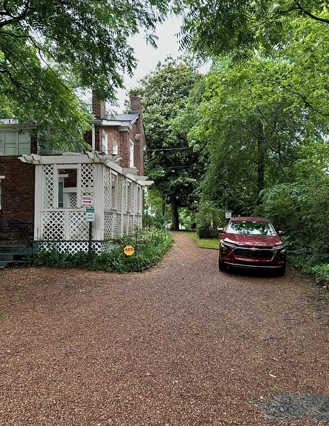 Parking in Belmont Inn