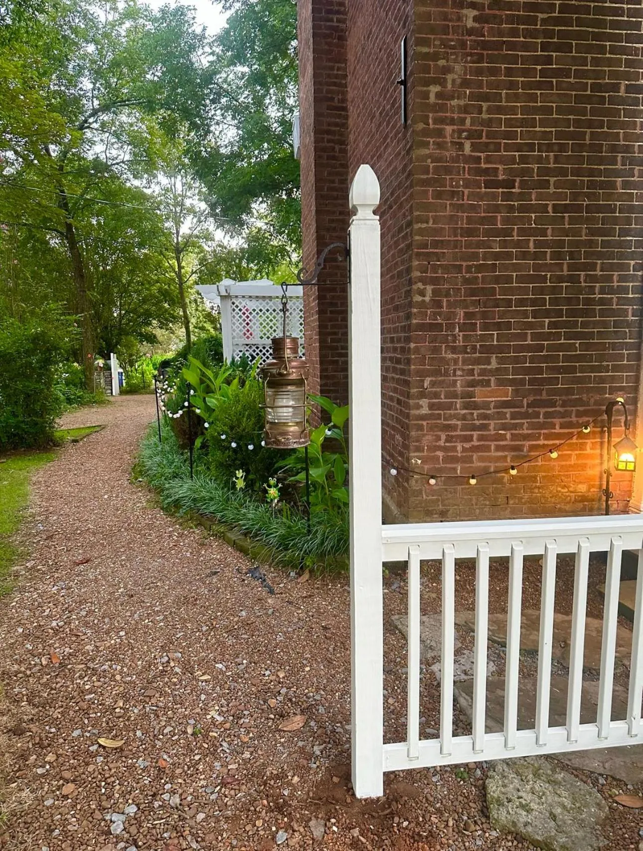 Garden view in Belmont Inn