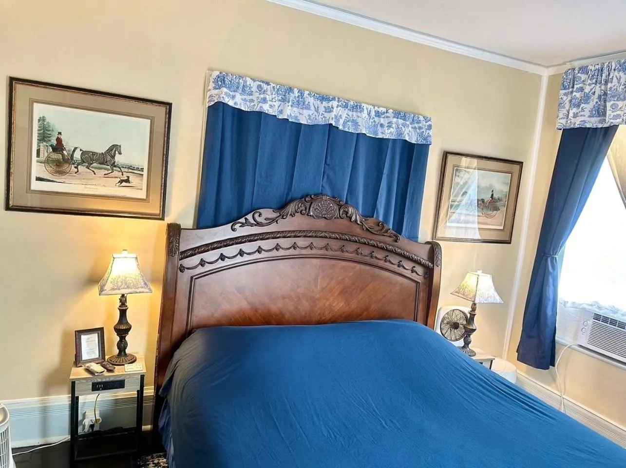 Bed in Belmont Inn