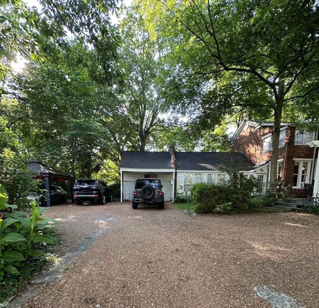 Street view in Belmont Inn