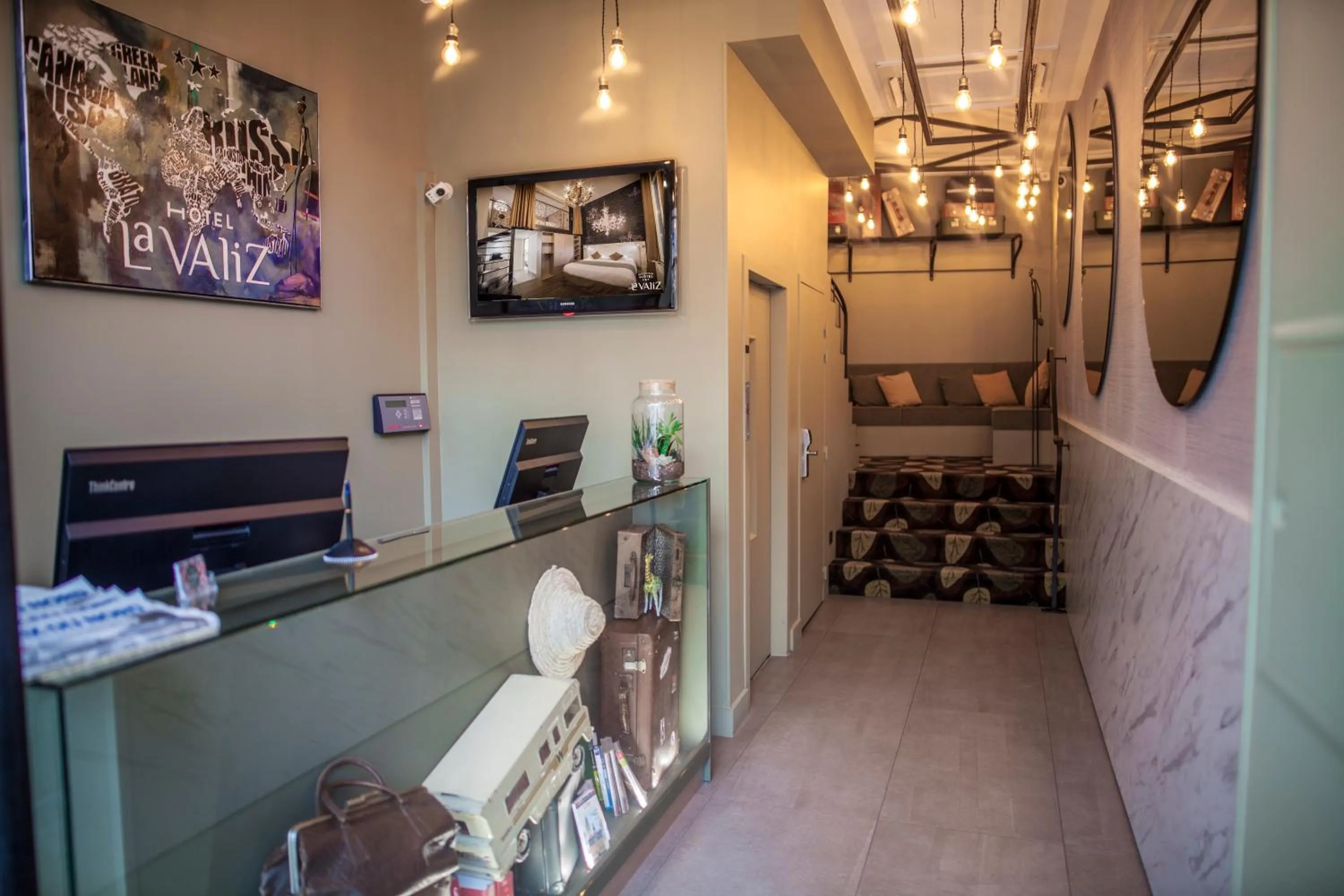 Facade/entrance in La Valiz