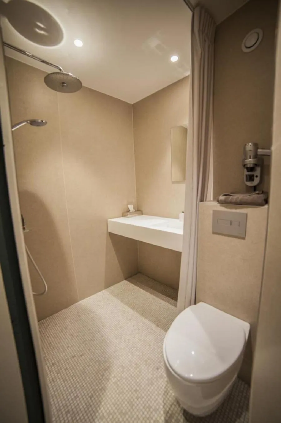 Bathroom in La Valiz