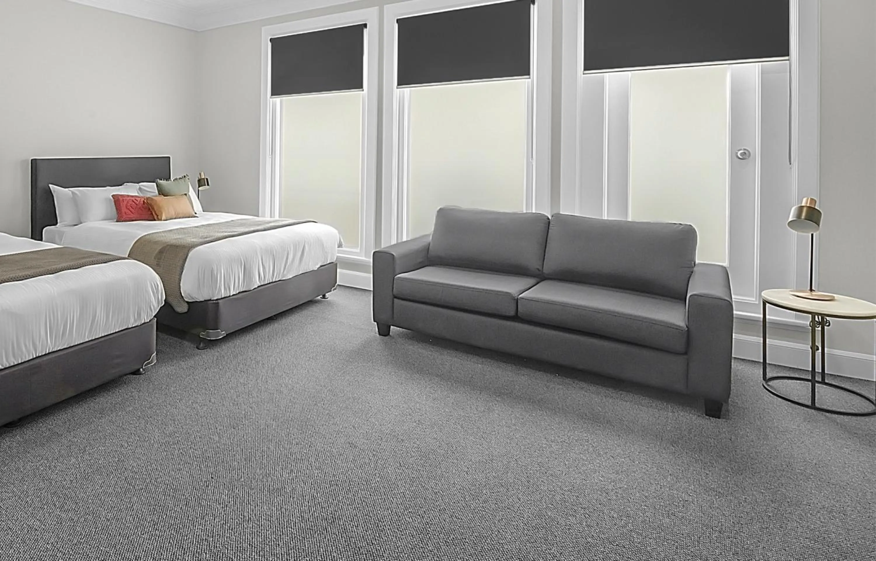 Bedroom, Bed in Horse and Jockey Hotel Homebush
