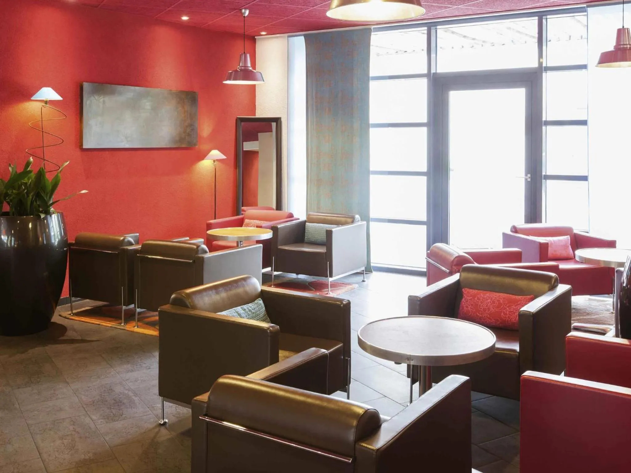 Lounge or bar in Novotel Suites Nancy Centre