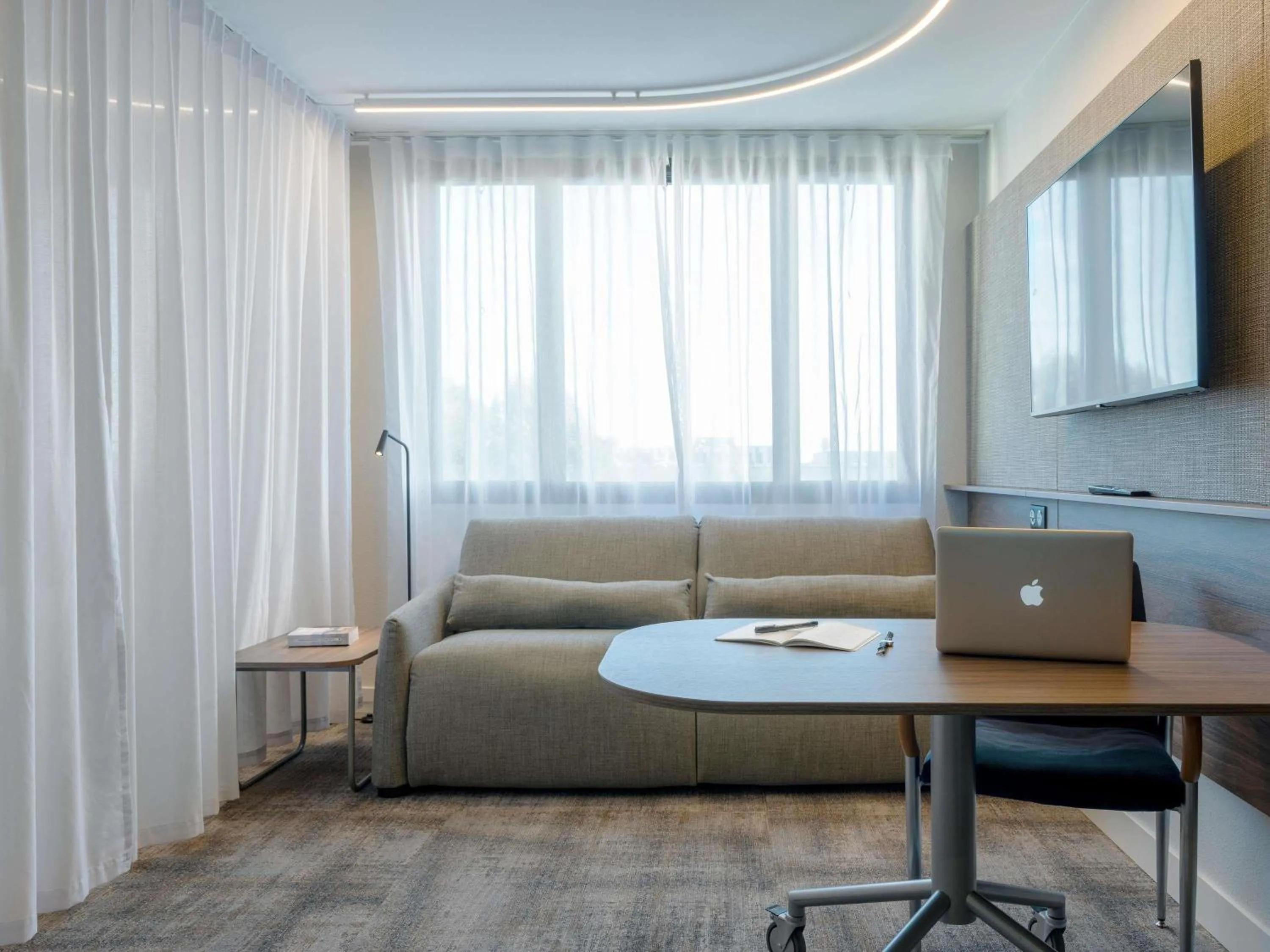 TV and multimedia in Novotel Suites Nancy Centre