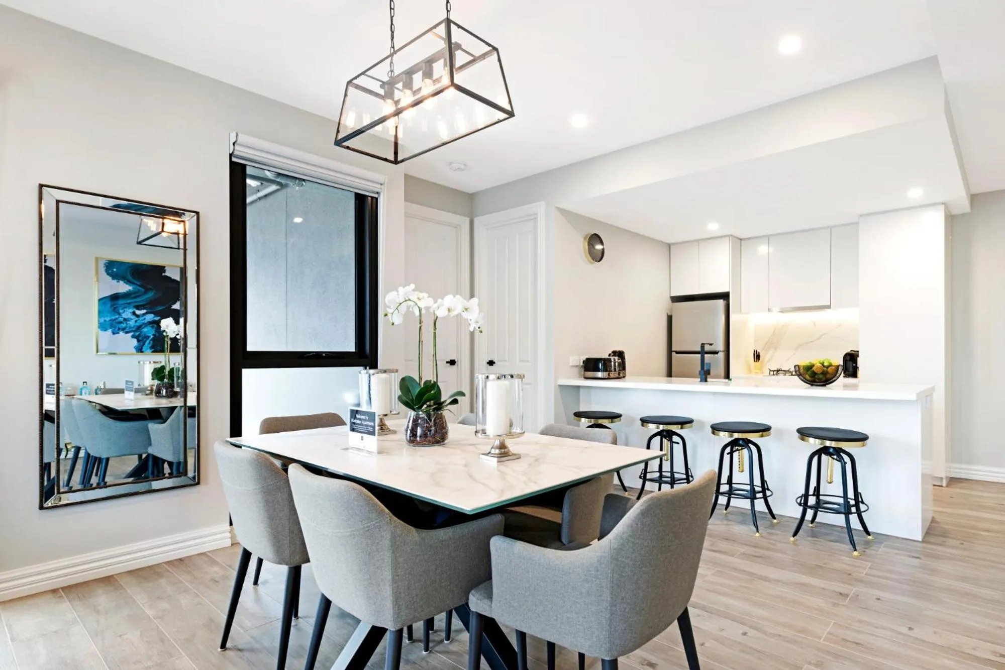 Dining area in Manhattan Apartments - Glen Iris