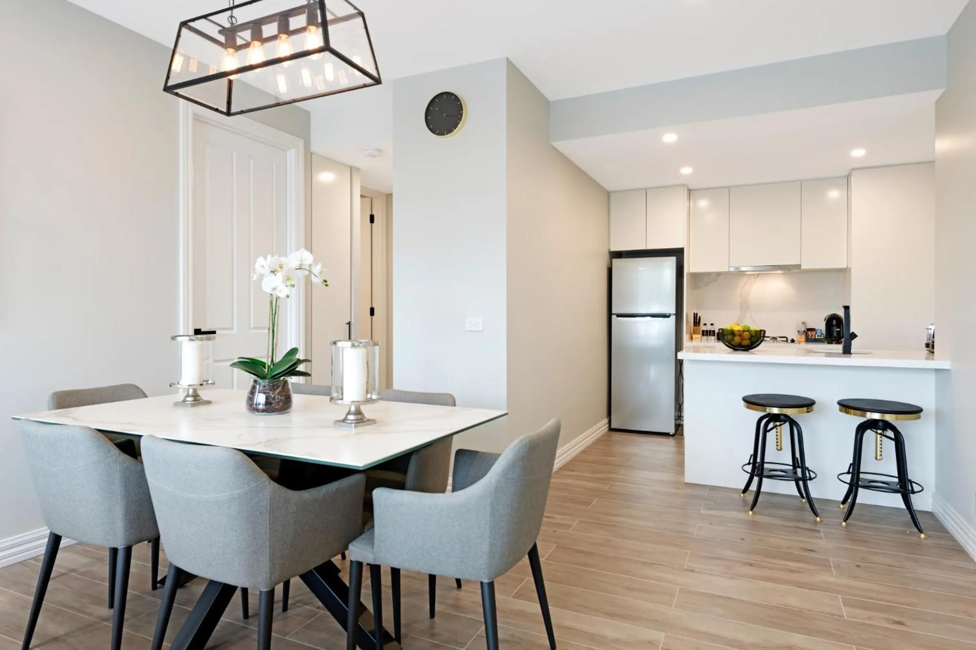 Kitchen or kitchenette in Manhattan Apartments - Glen Iris