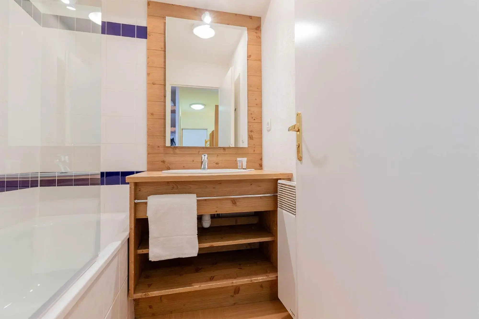 1 or 2-Room Apartment + Extra Sleeping Space (4-5 adults) in Madame Vacances Résidence Le Parc Des Airelles 1 or 2-Room Apartment + Extra Sleeping Space (4-5 adults) in Madame Vacances Résidence Le Parc Des Airelles