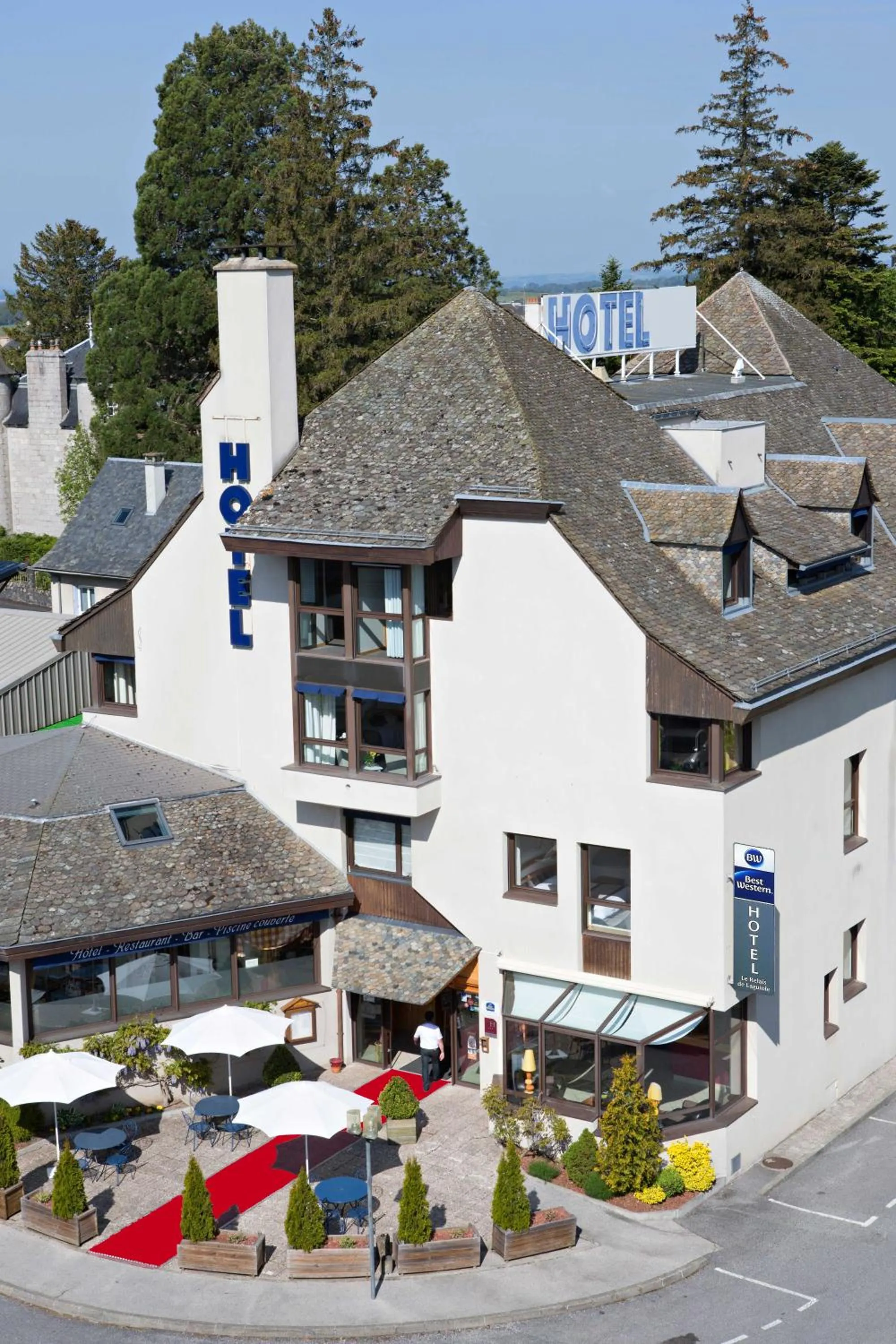 Property building in Best Western Le Relais de Laguiole Hôtel & Spa