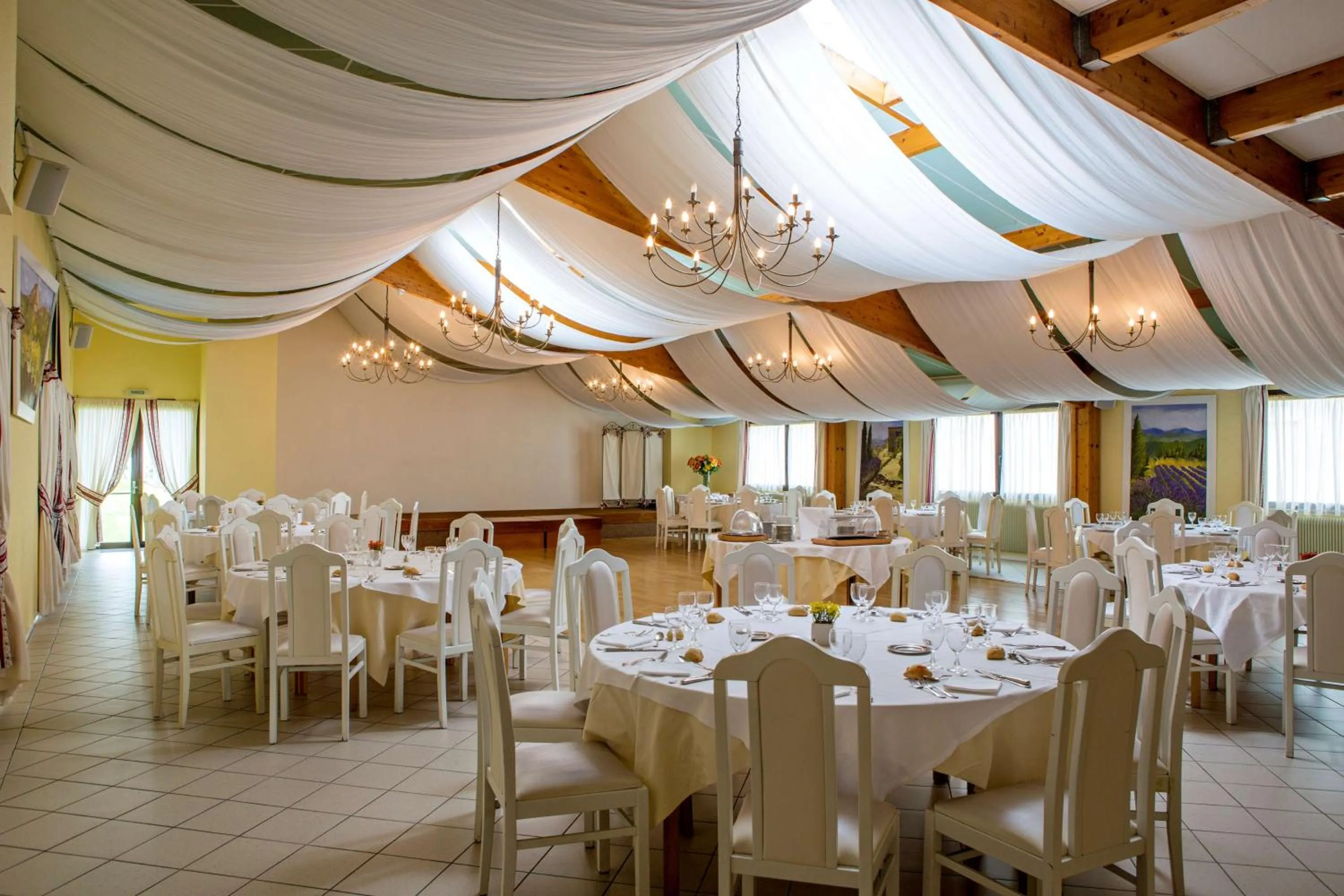 Restaurant/places to eat in Best Western Le Relais de Laguiole Hôtel & Spa