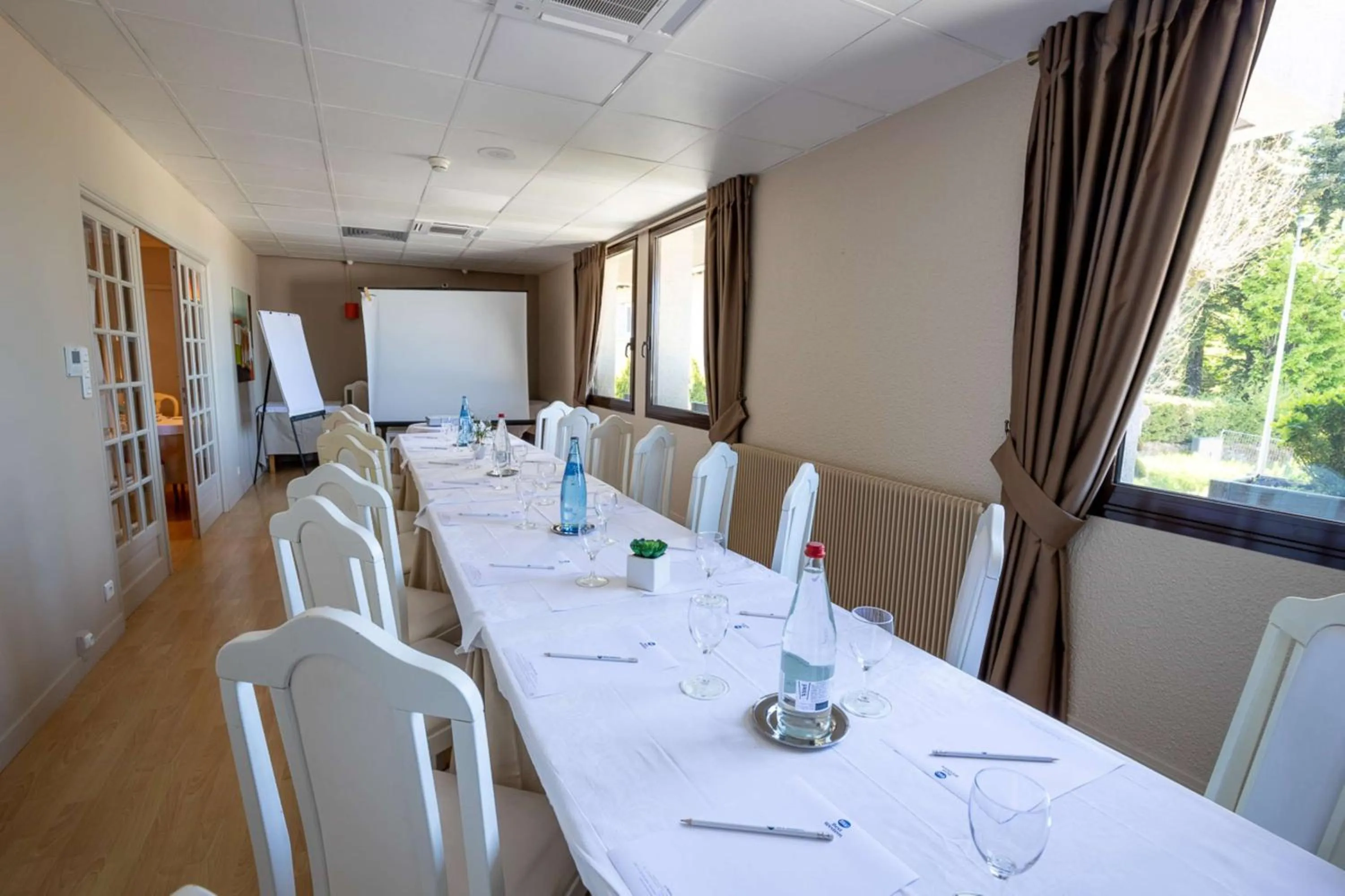 Meeting/conference room in Best Western Le Relais de Laguiole Hôtel & Spa