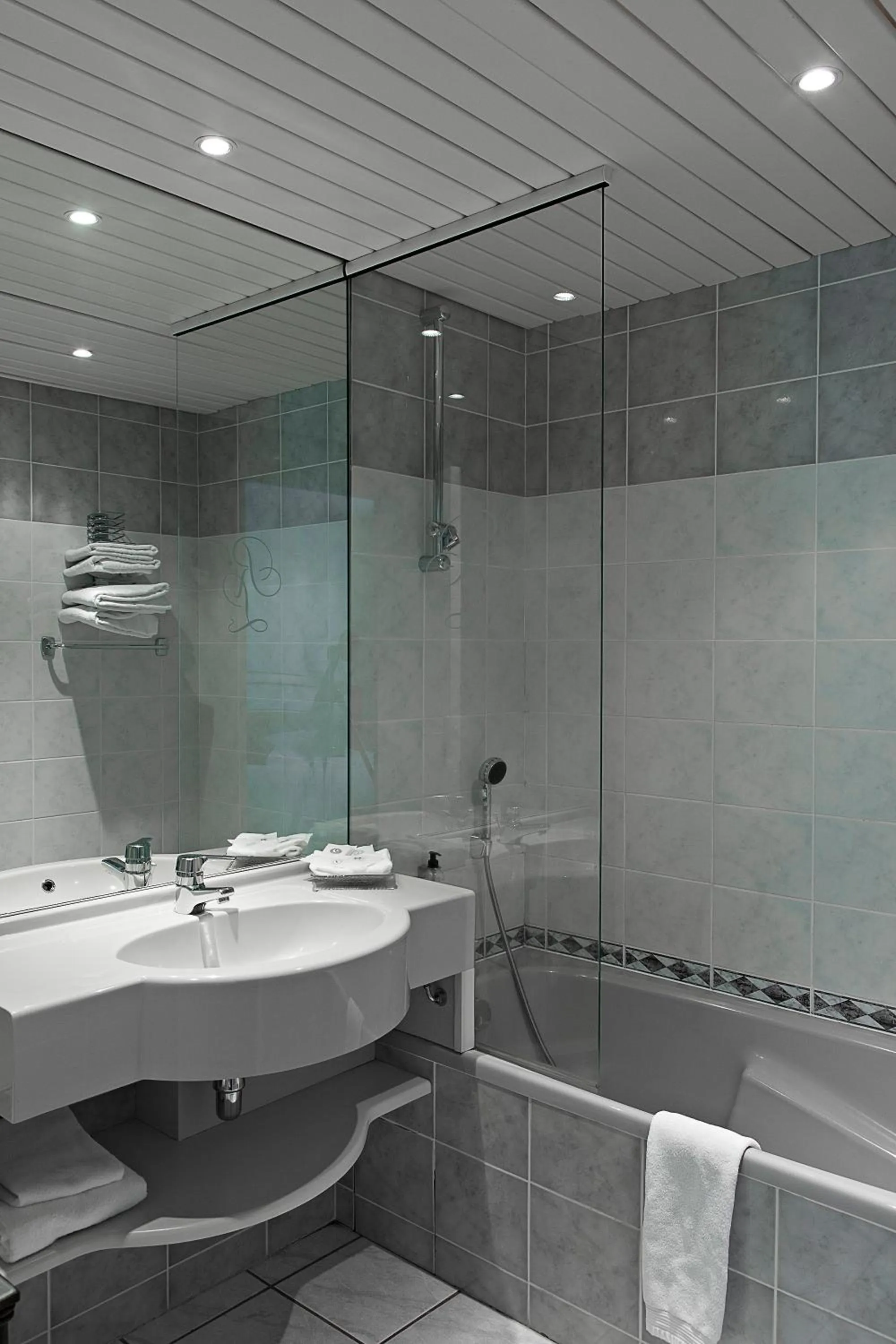 Bathroom in Best Western Le Relais de Laguiole Hôtel & Spa