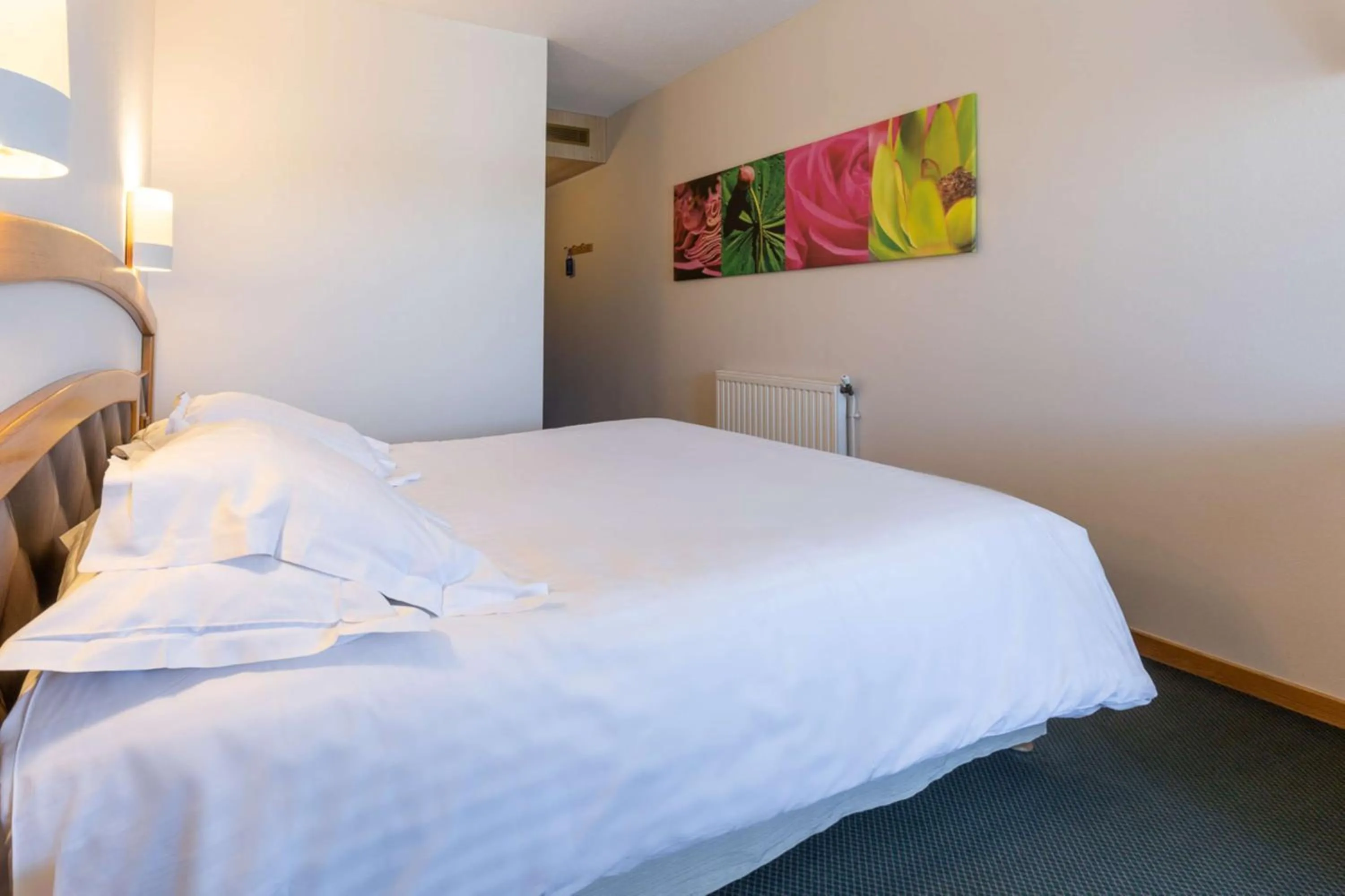 Bedroom, Bed in Best Western Le Relais de Laguiole Hôtel & Spa