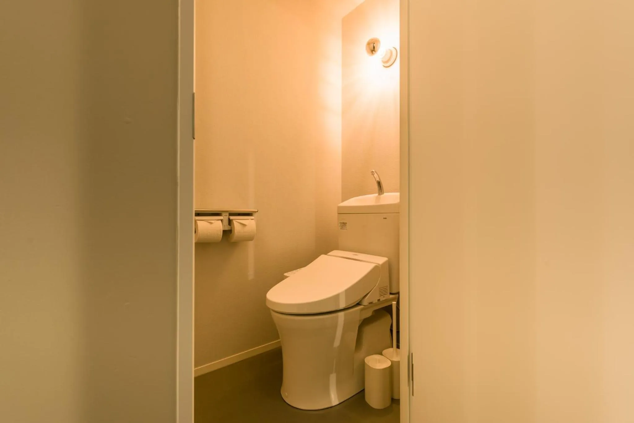 Toilet in &AND HOSTEL KURAMAE west