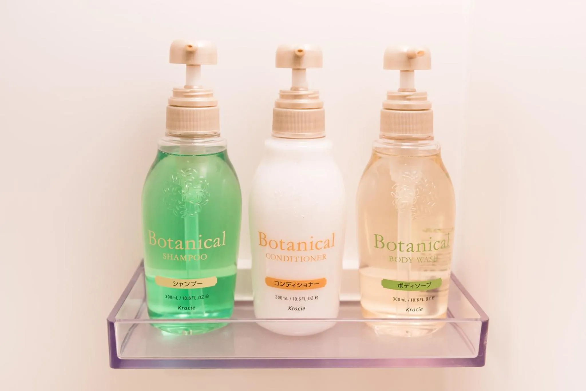 Shower in &AND HOSTEL KURAMAE west