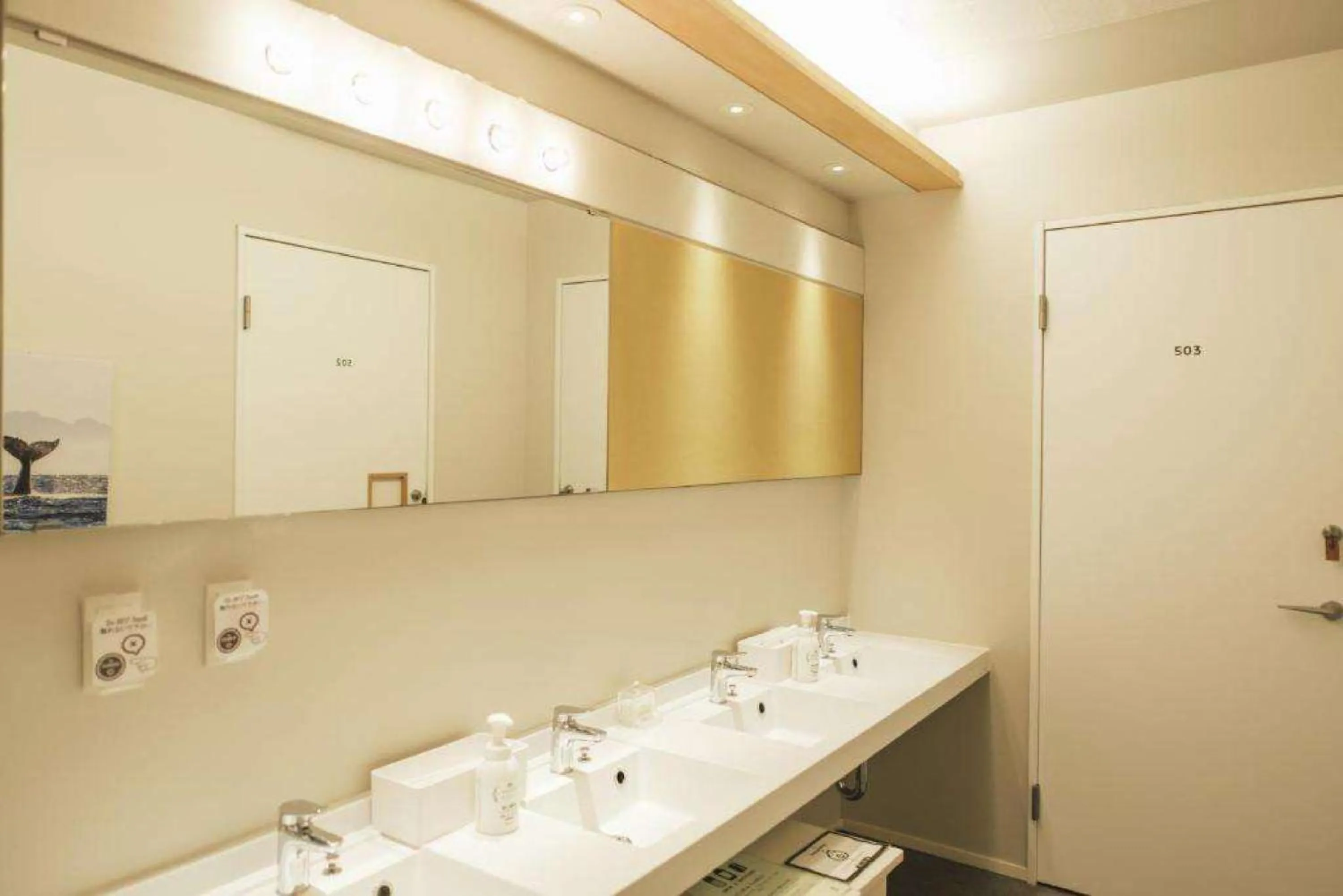 Toilet in &AND HOSTEL KURAMAE west