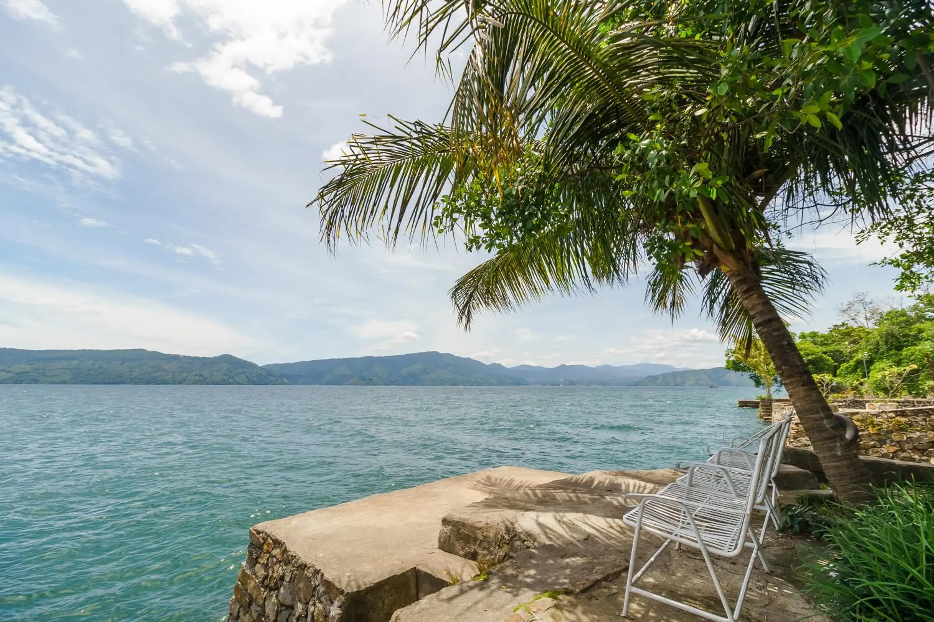 RedDoorz @ Tuktuk Danau Toba RedDoorz @ Tuktuk Danau Toba