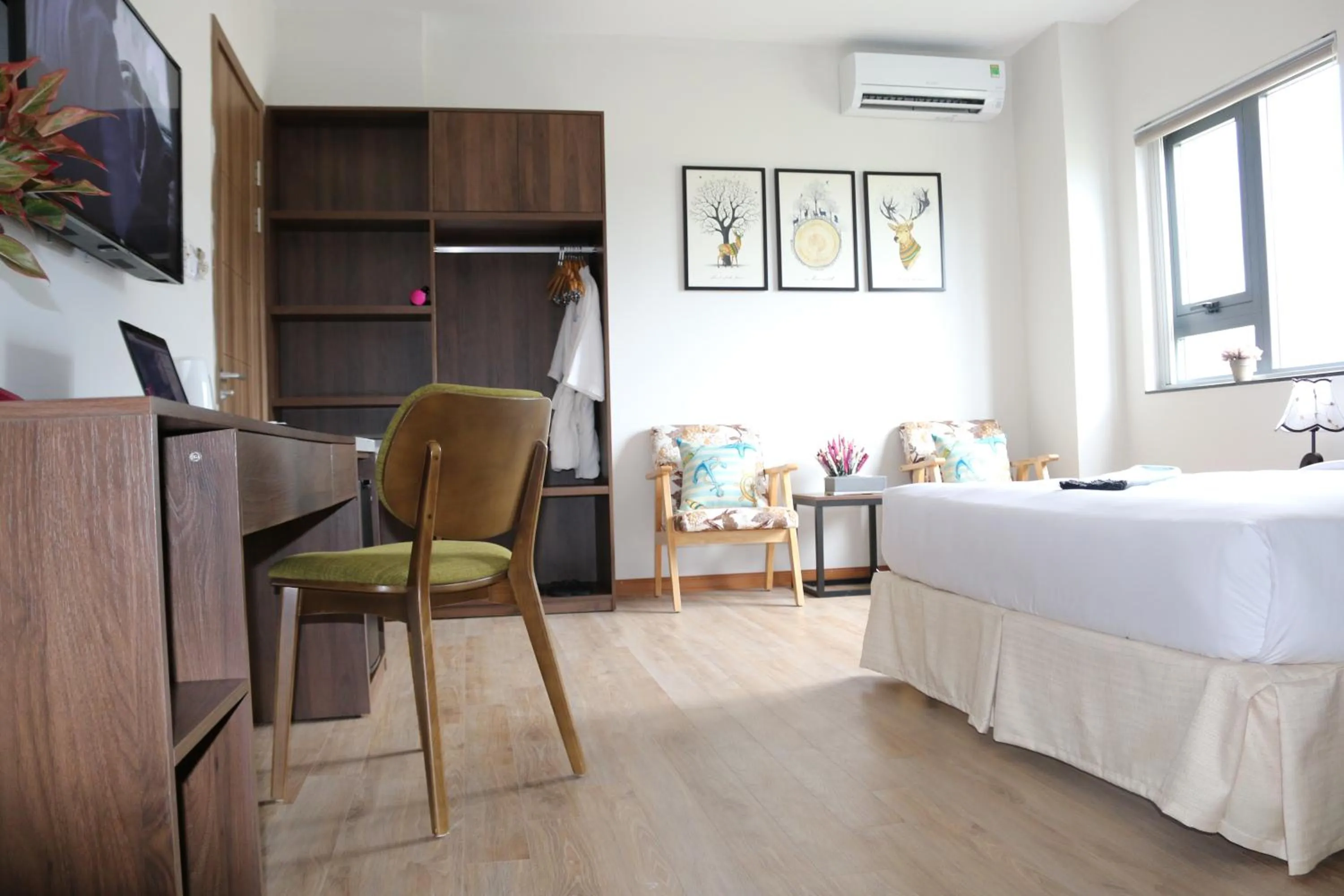 Photo of the whole room, Bed in The Fish Village Villa