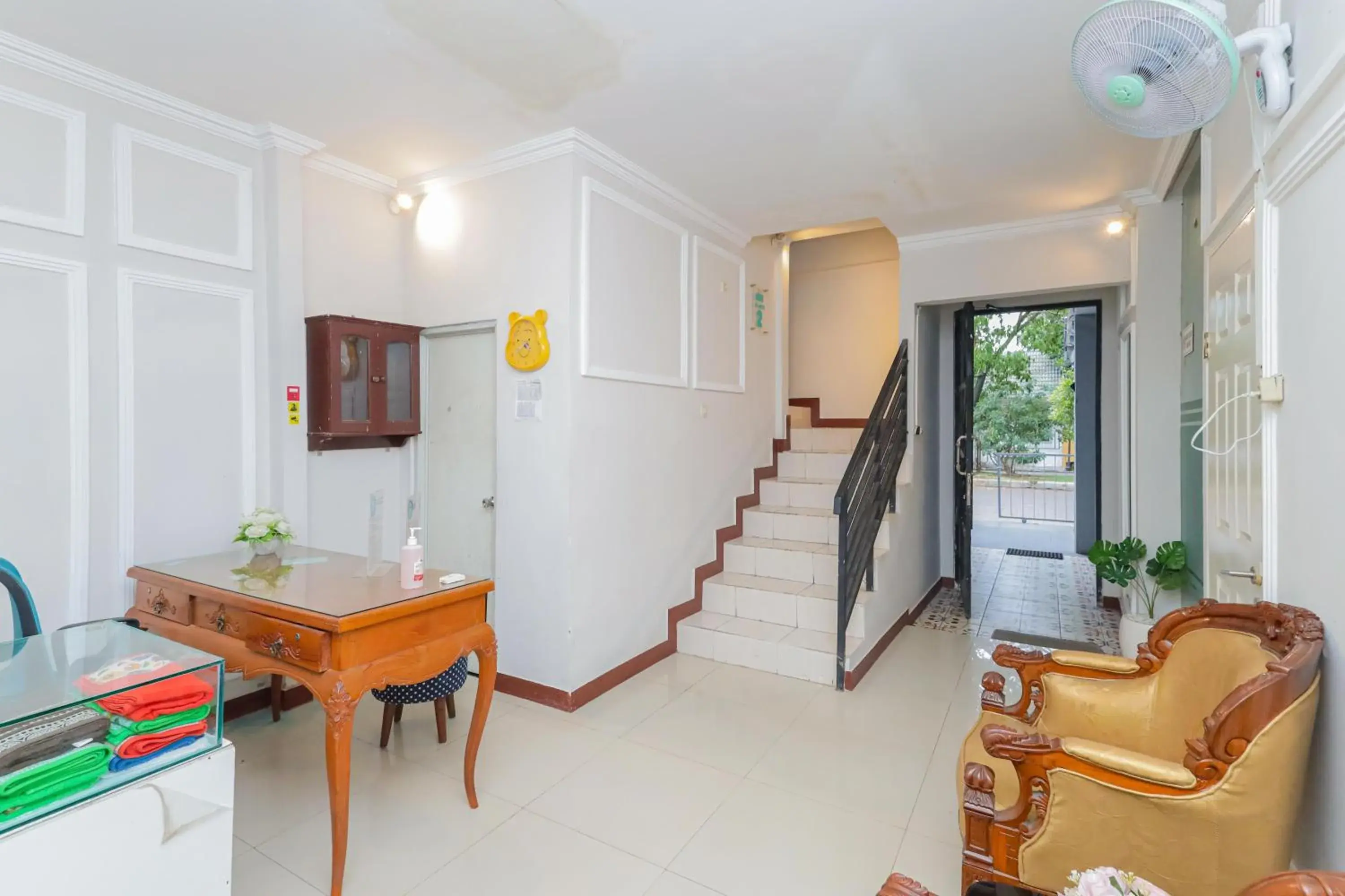 Lobby or reception in Urbanview Hotel Syariah Near Gelora Delta Sidoarjo Lobby or reception in Urbanview Hotel Syariah Near Gelora Delta Sidoarjo