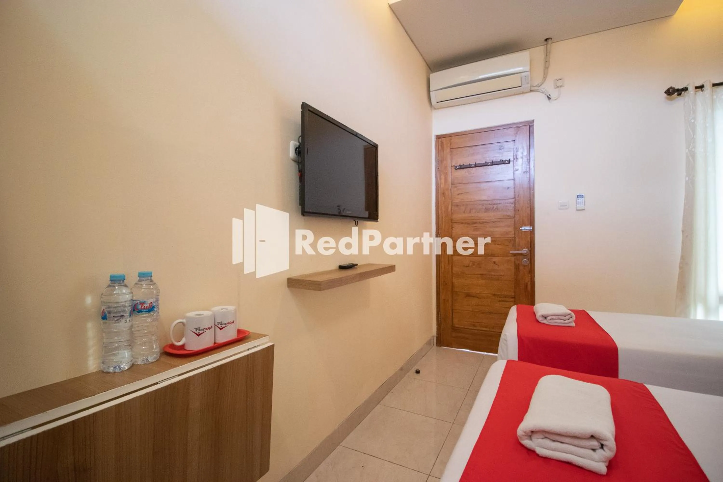 Bedroom, Bed in Griya Damai Syariah Yogyakarta Mitra RedDoorz