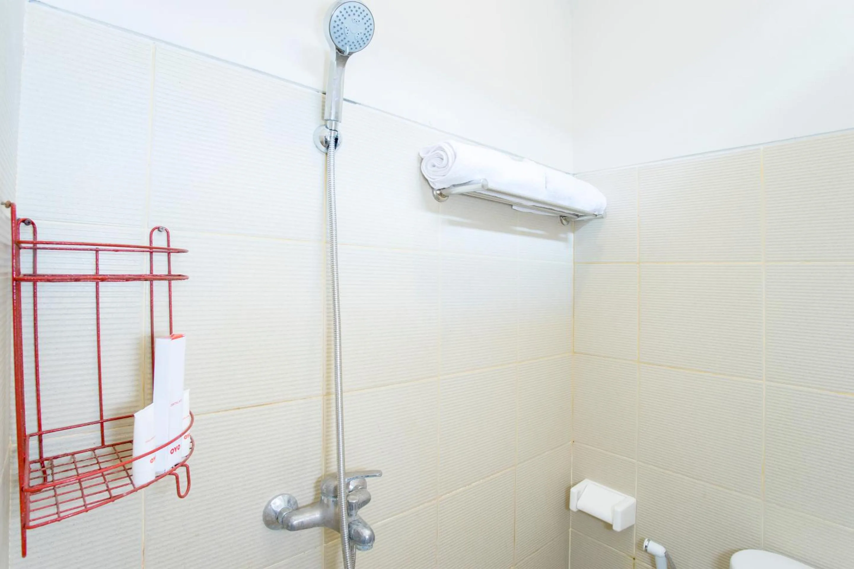 Bathroom in Griya Damai Syariah Yogyakarta Mitra RedDoorz