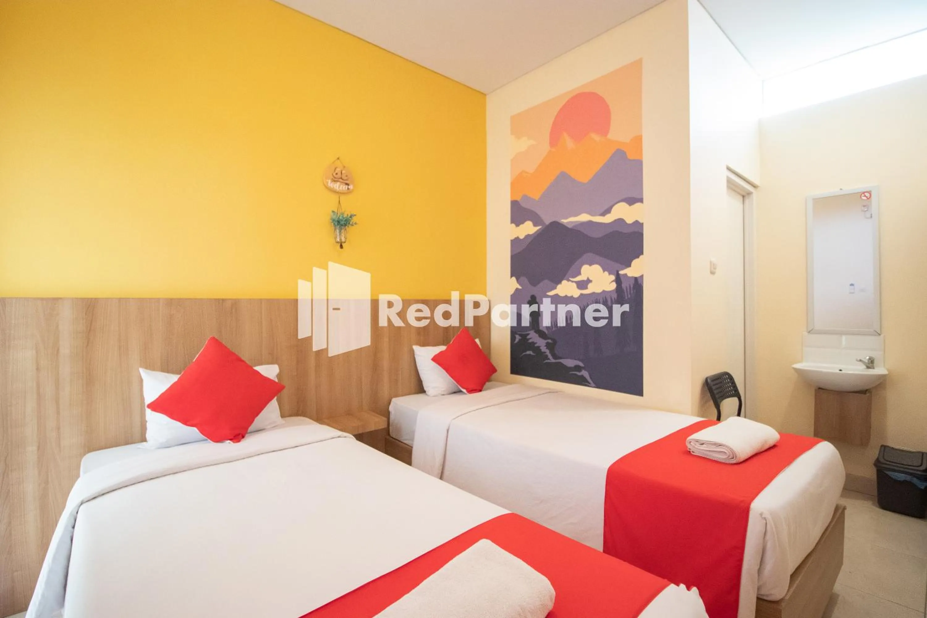 Bedroom, Bed in Griya Damai Syariah Yogyakarta Mitra RedDoorz