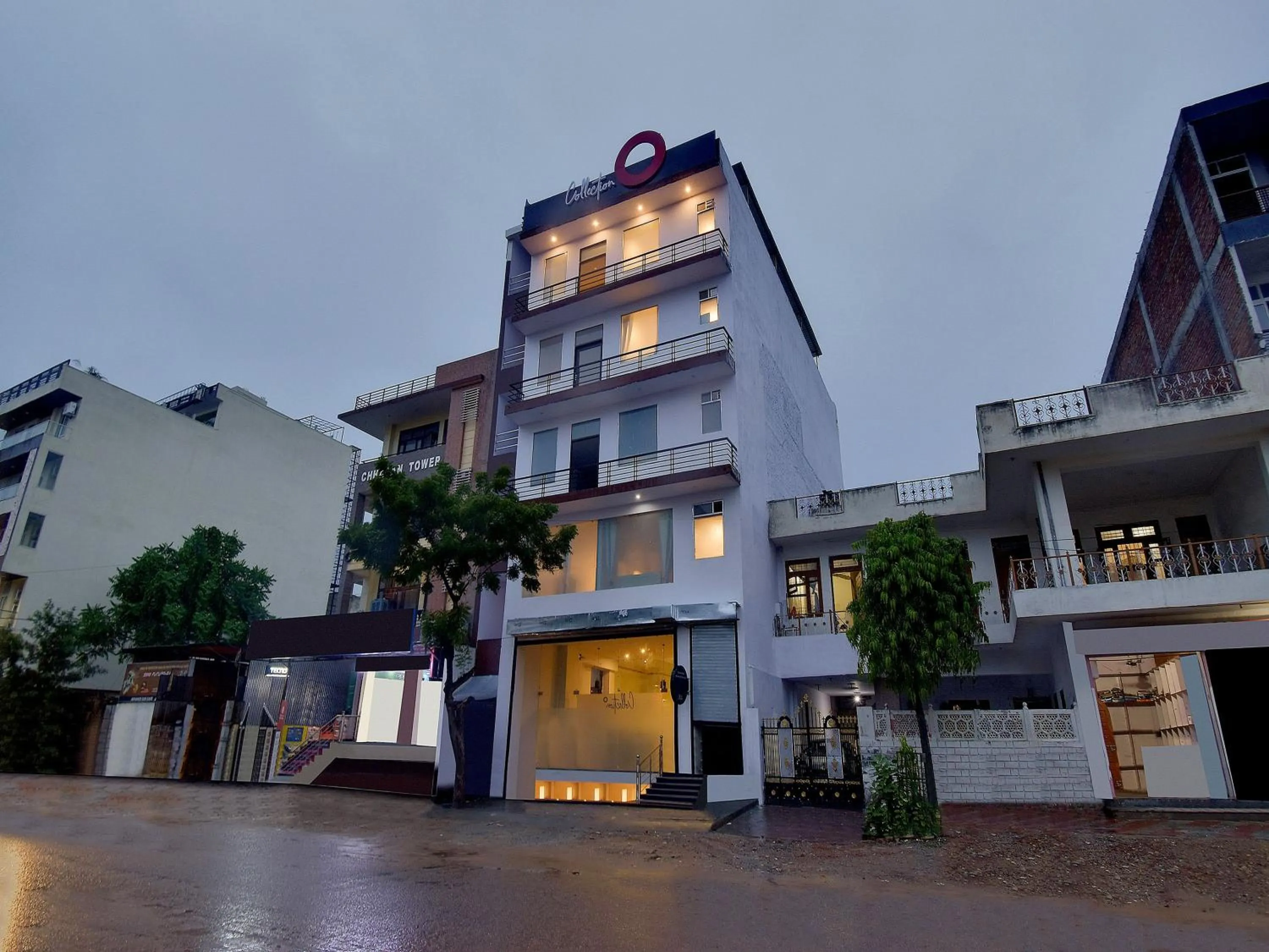 Facade/entrance in Super Collection O Govind Marg