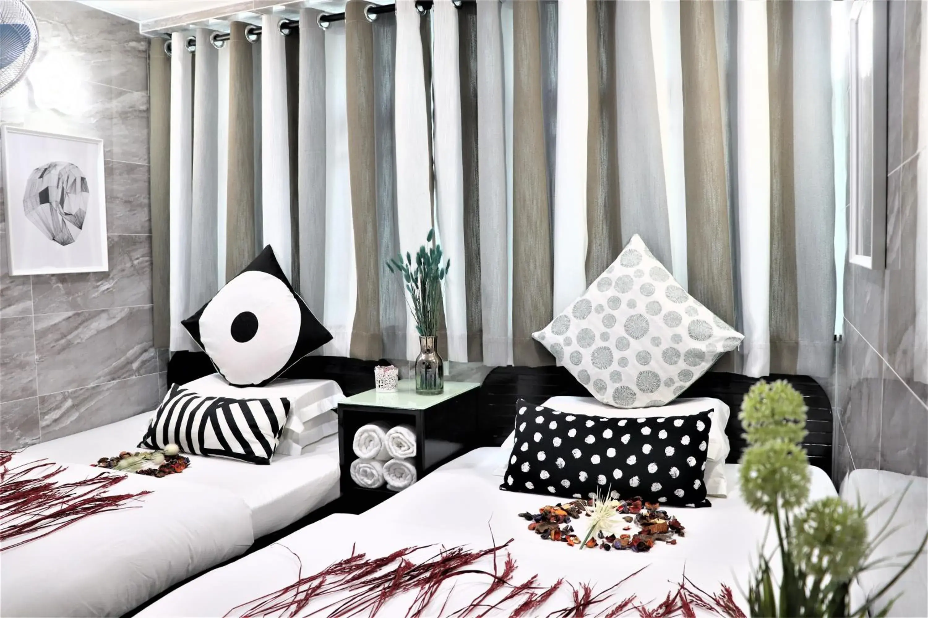 Bed in W's Lounge Bed in W's Lounge