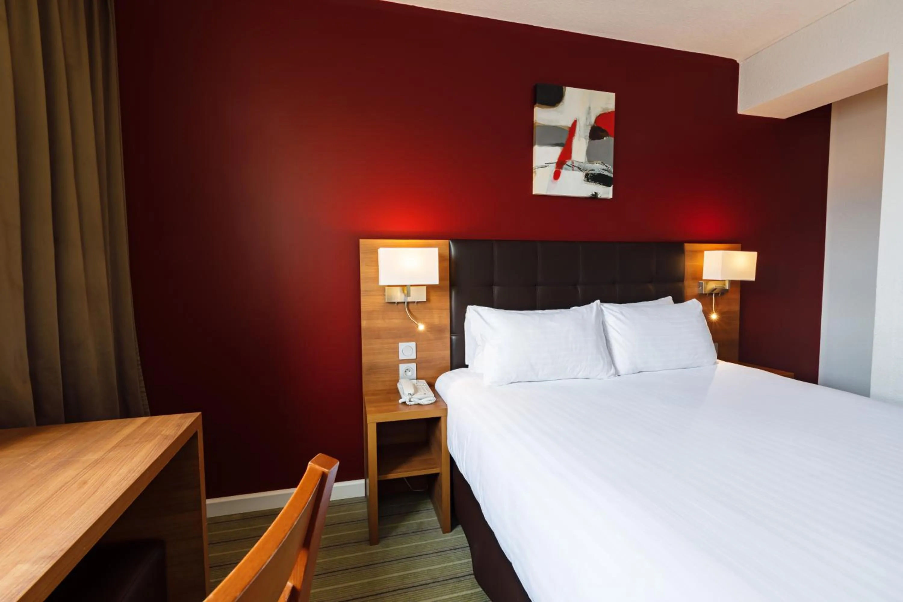 Bedroom, Bed in Holiday Inn Clermont Ferrand Centre by IHG