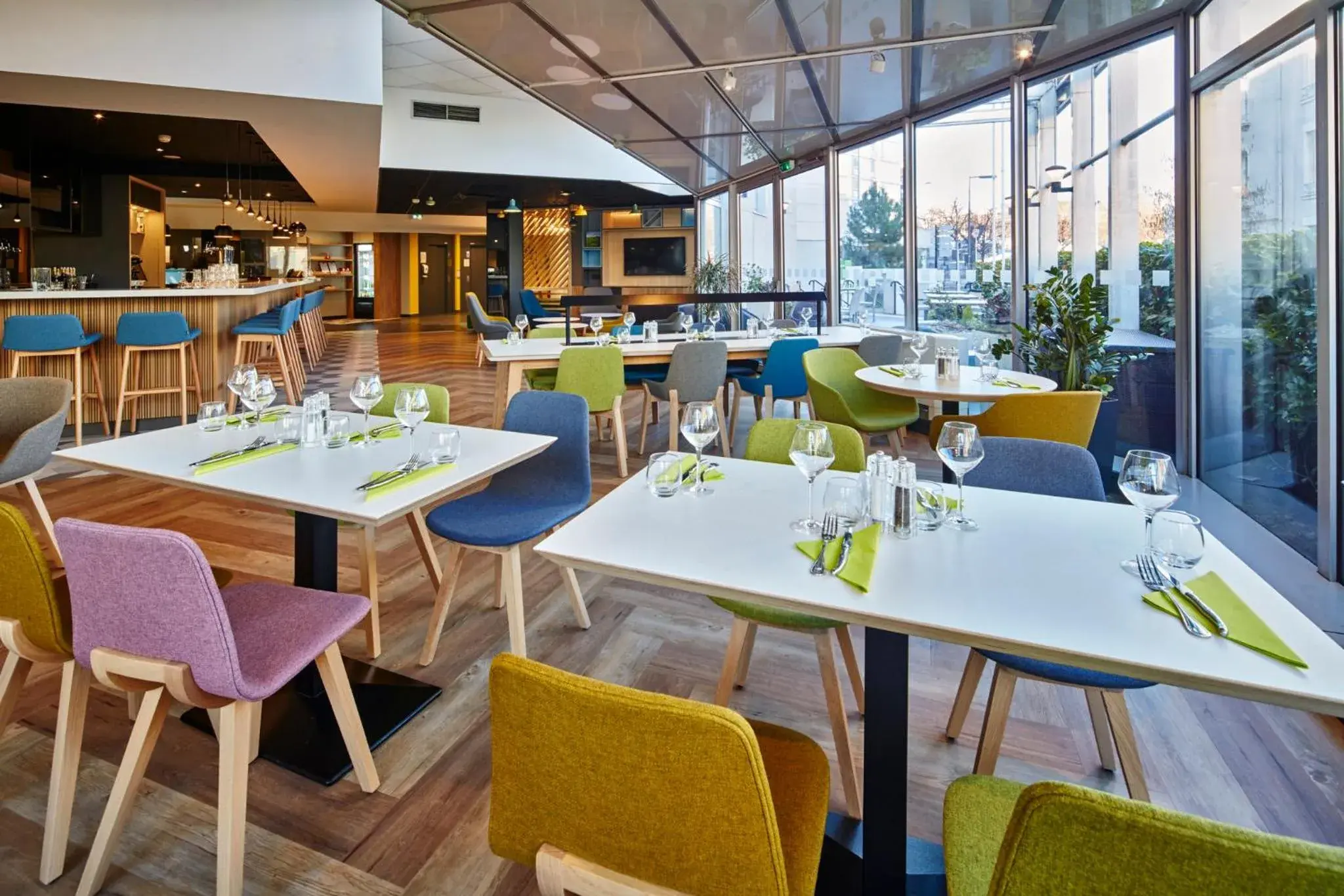 Restaurant/places to eat in Holiday Inn Clermont Ferrand Centre by IHG Restaurant/places to eat in Holiday Inn Clermont Ferrand Centre by IHG