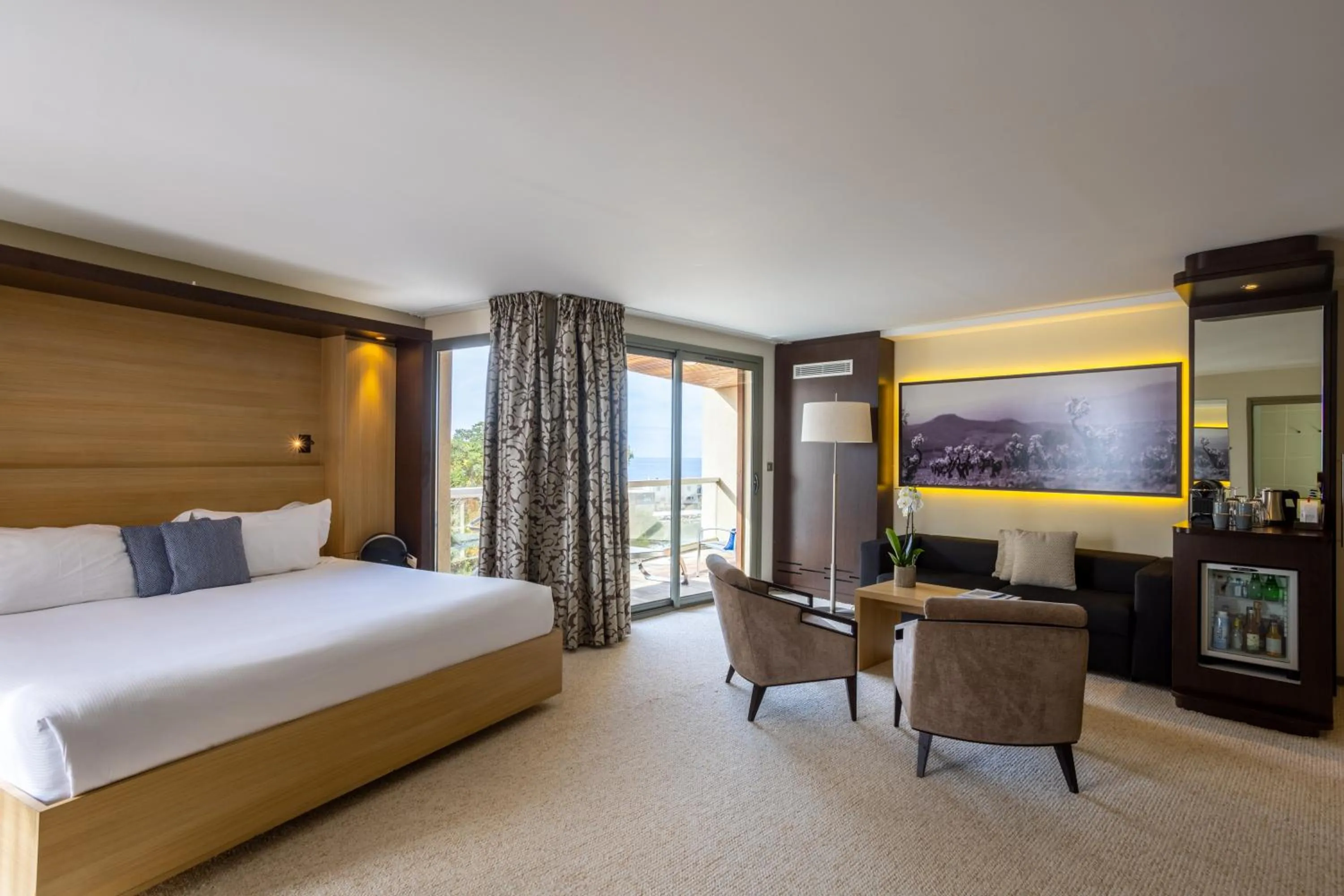 Photo of the whole room, Bed in Thalazur Bandol Ile Rousse - Hôtel & Spa