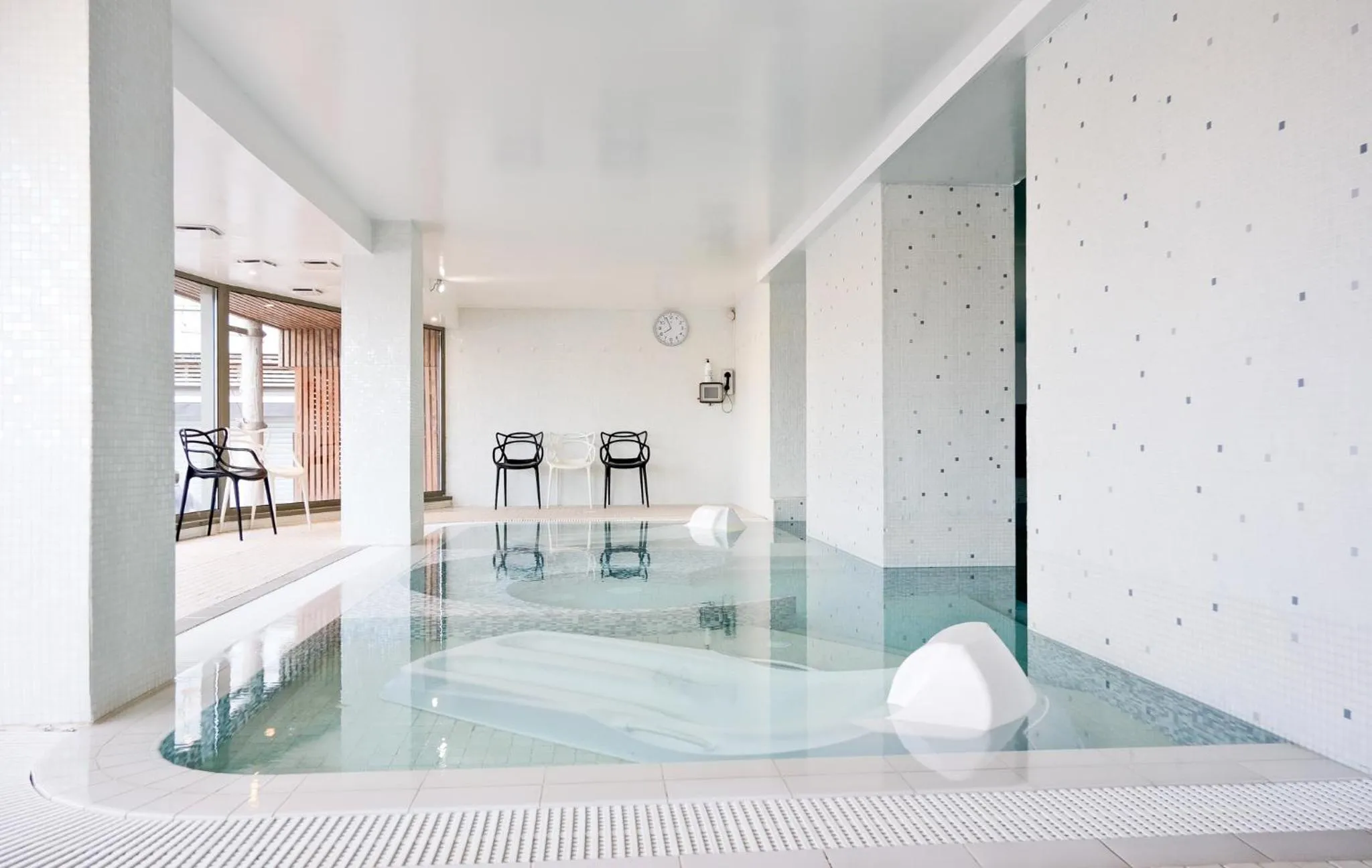 Swimming pool in Thalazur Bandol Ile Rousse - Hôtel & Spa