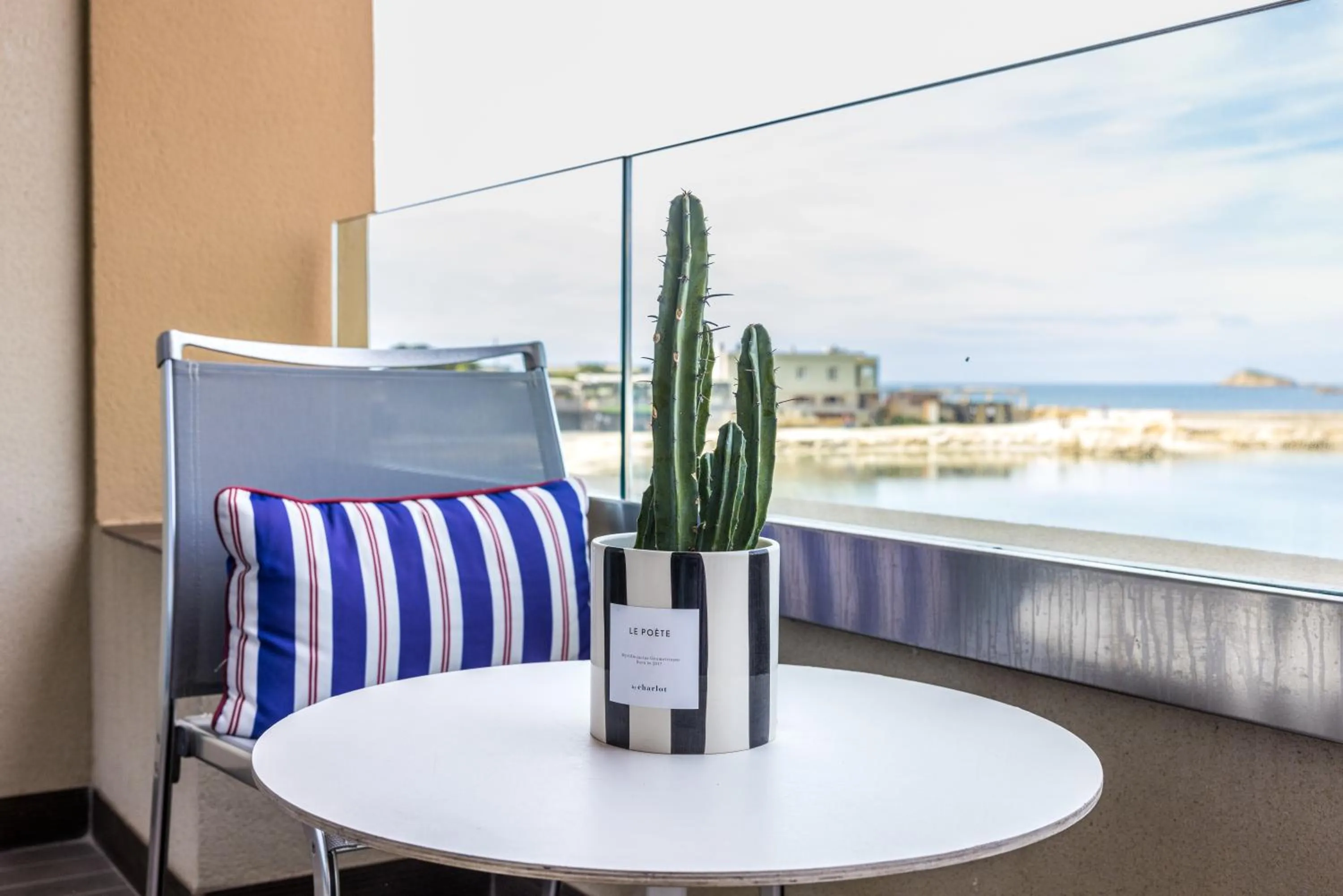 Balcony/Terrace in Thalazur Bandol Ile Rousse - Hôtel & Spa