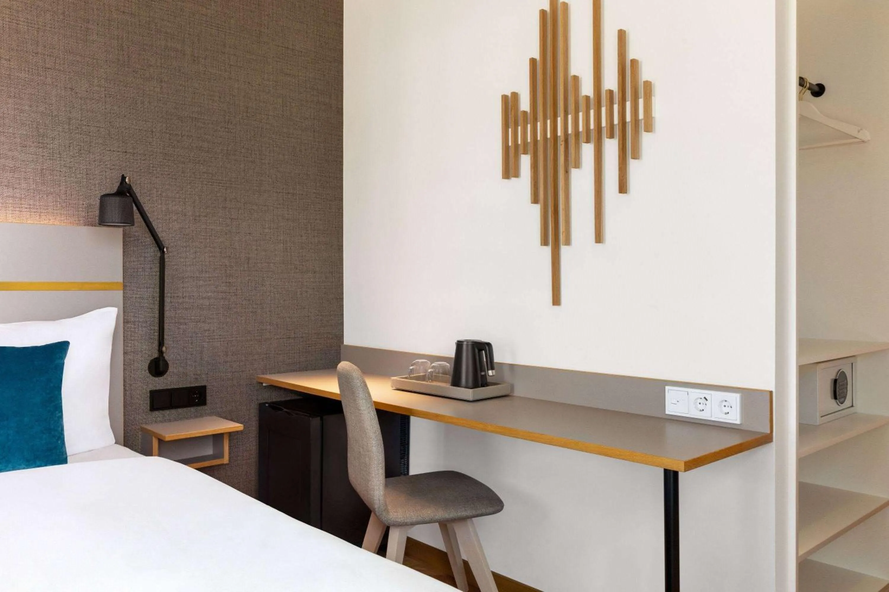 Photo of the whole room, Bed in Vienna House by Wyndham MQ Kronberg