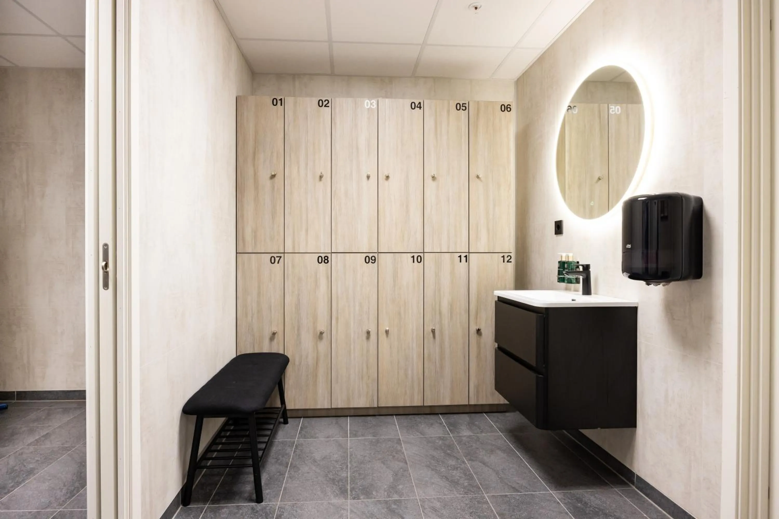 wardrobe in Stryn House Hotel