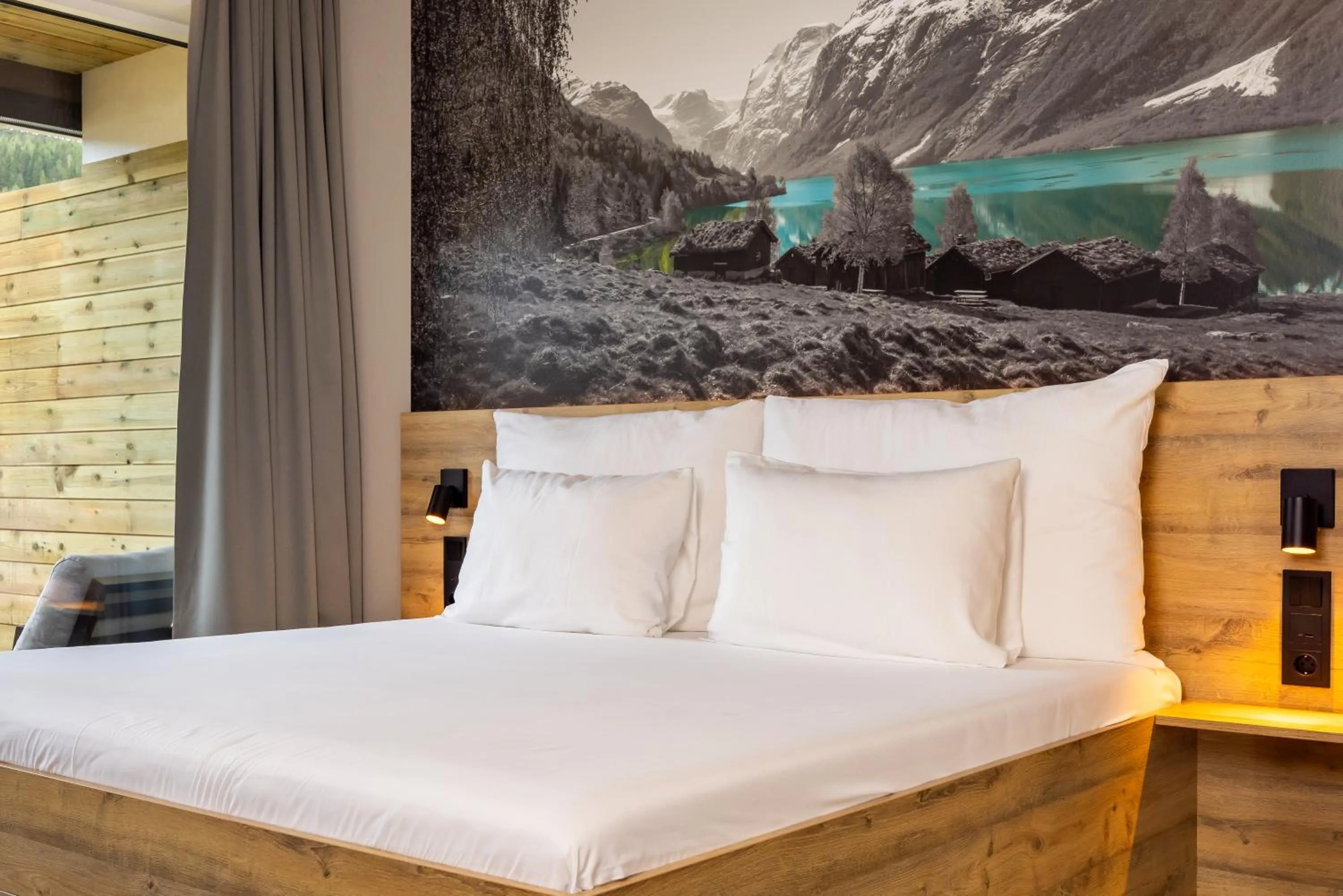 Photo of the whole room, Bed in Stryn House Hotel