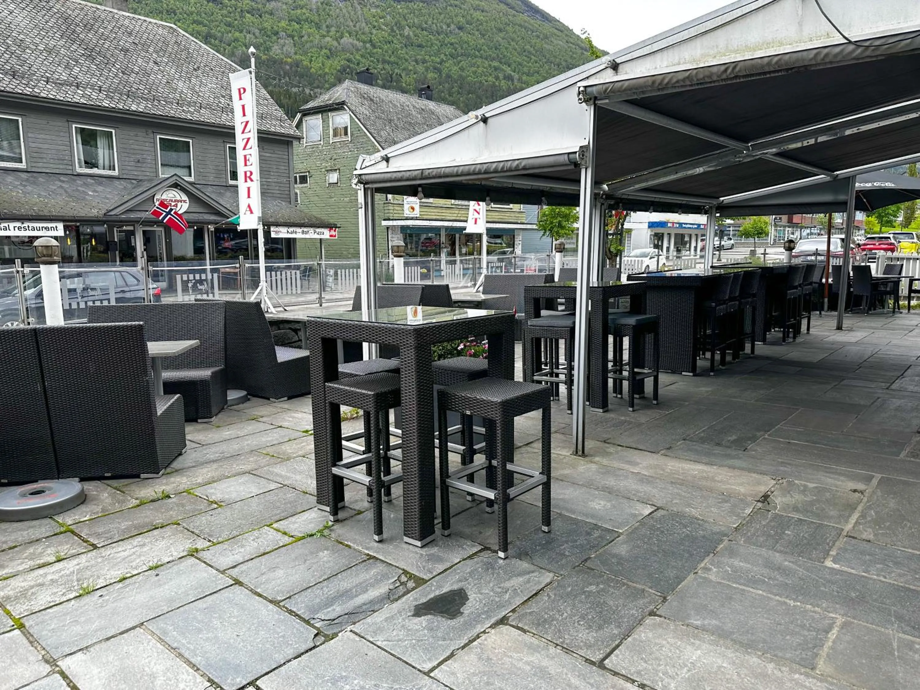 Restaurant/places to eat in Stryn House Hotel