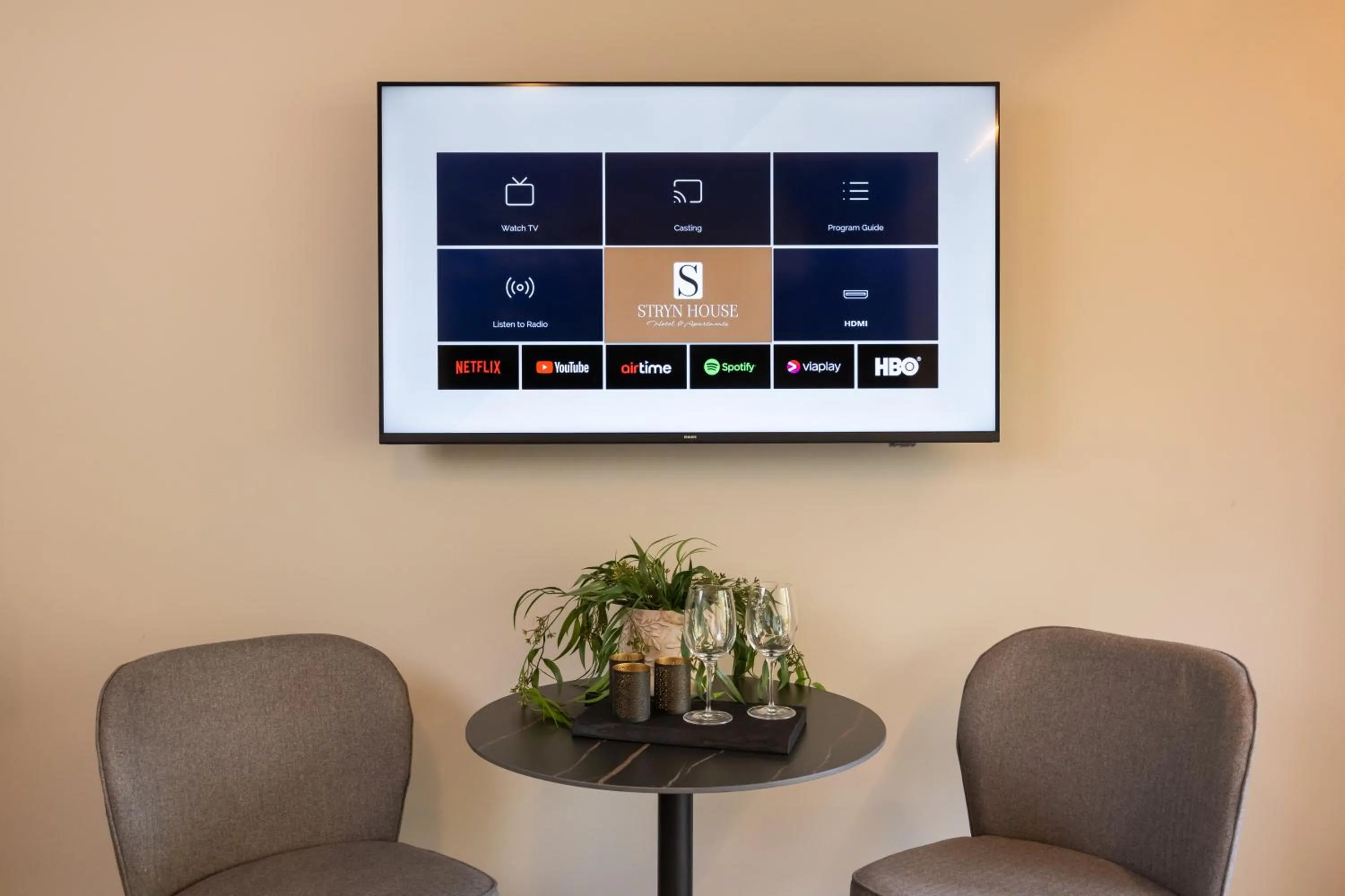 TV and multimedia in Stryn House Hotel