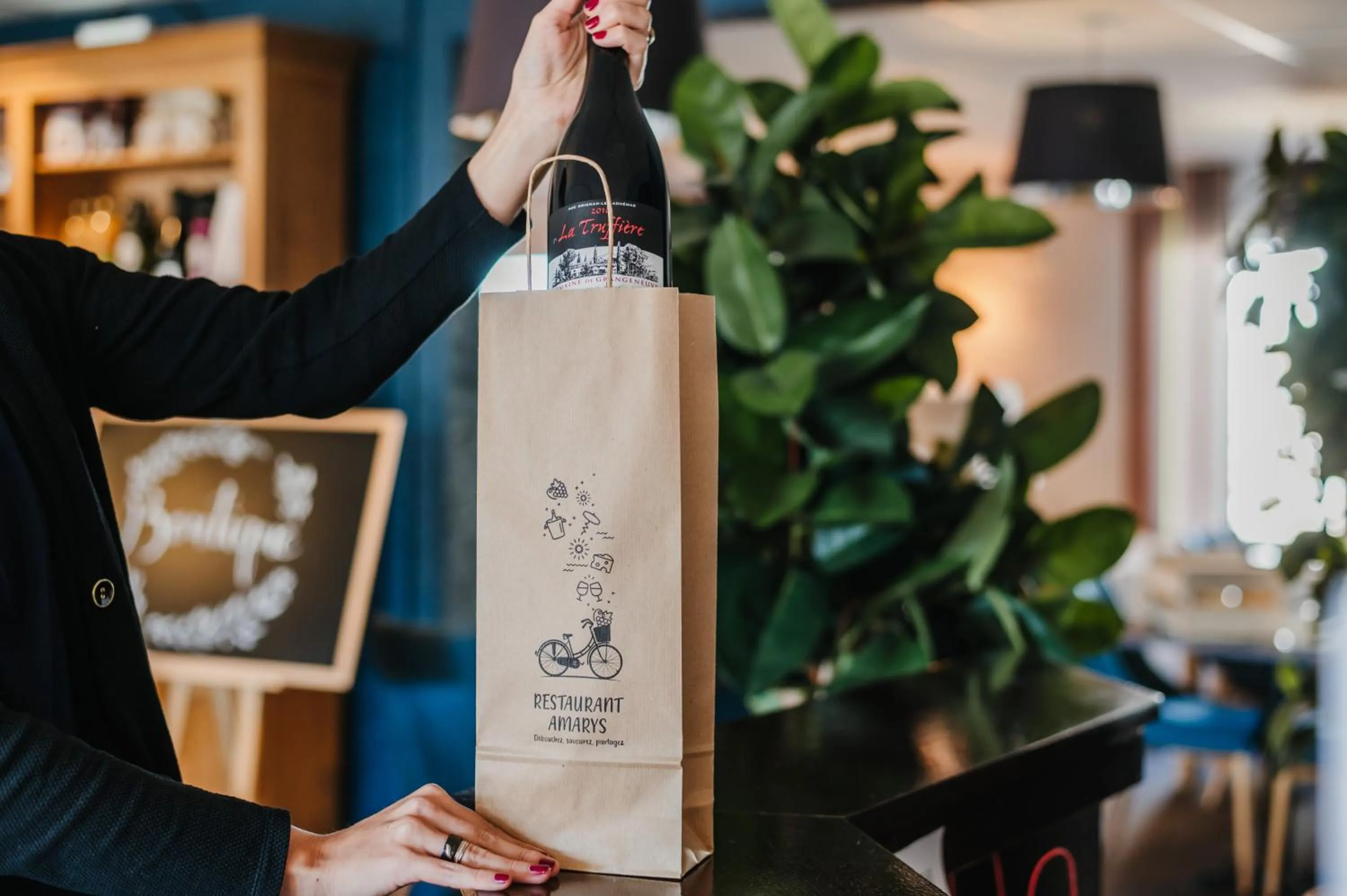 On-site shops in Sure Hotel by Best Western Châteauroux