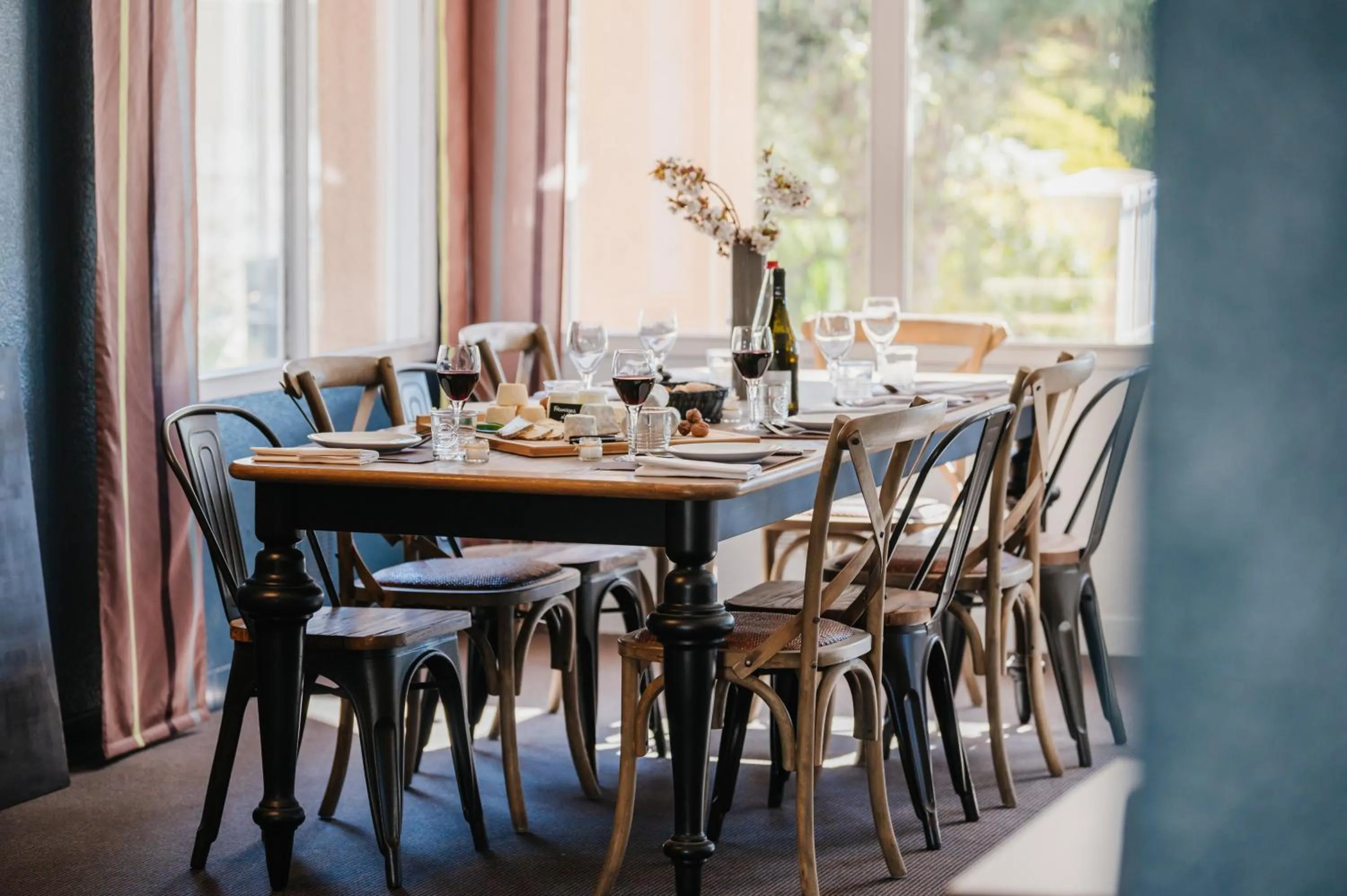 Restaurant/places to eat in Sure Hotel by Best Western Châteauroux